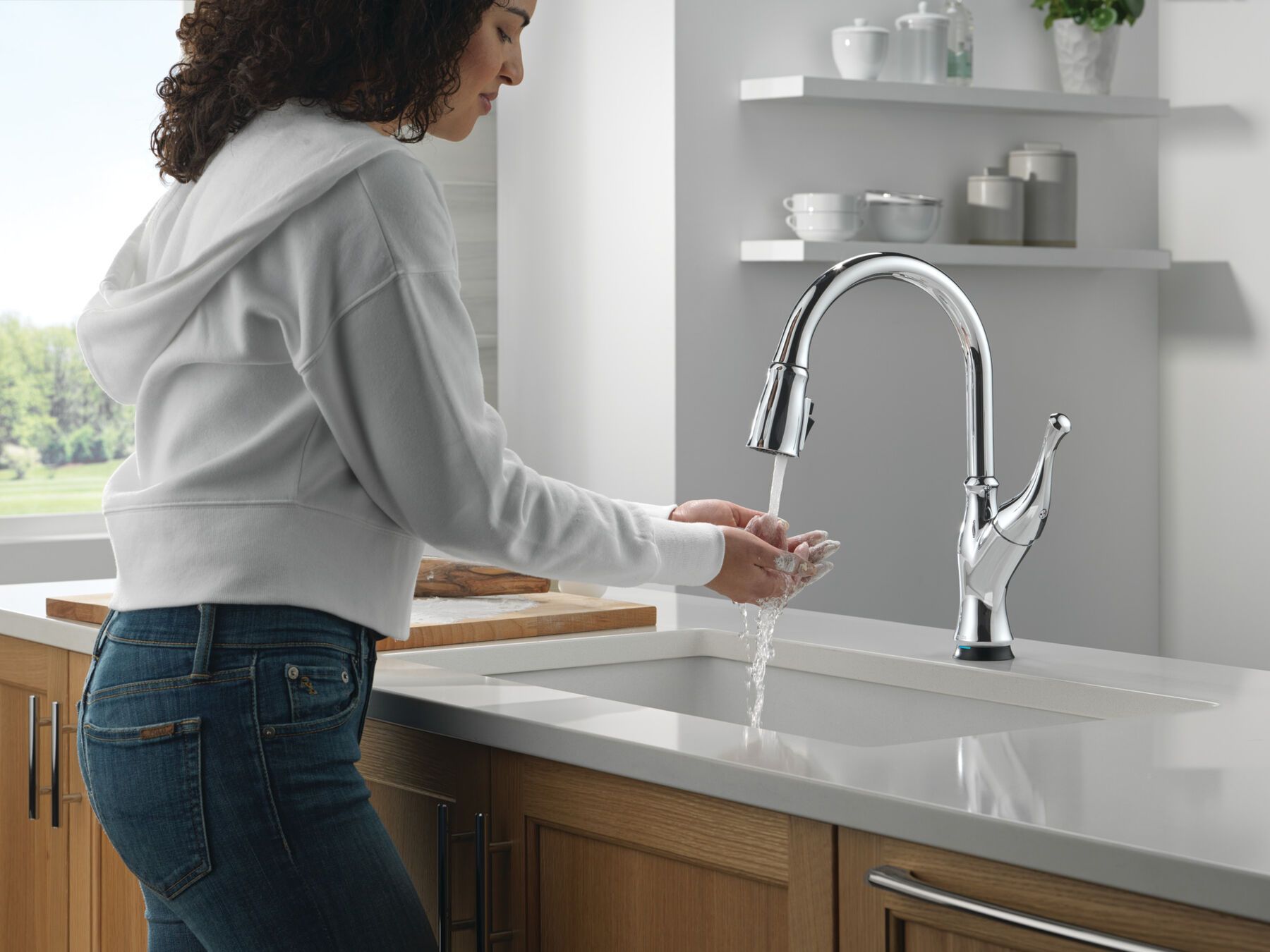 Touch<sub>2</sub>O&reg; Technology Kitchen Faucet with Touchless Technology