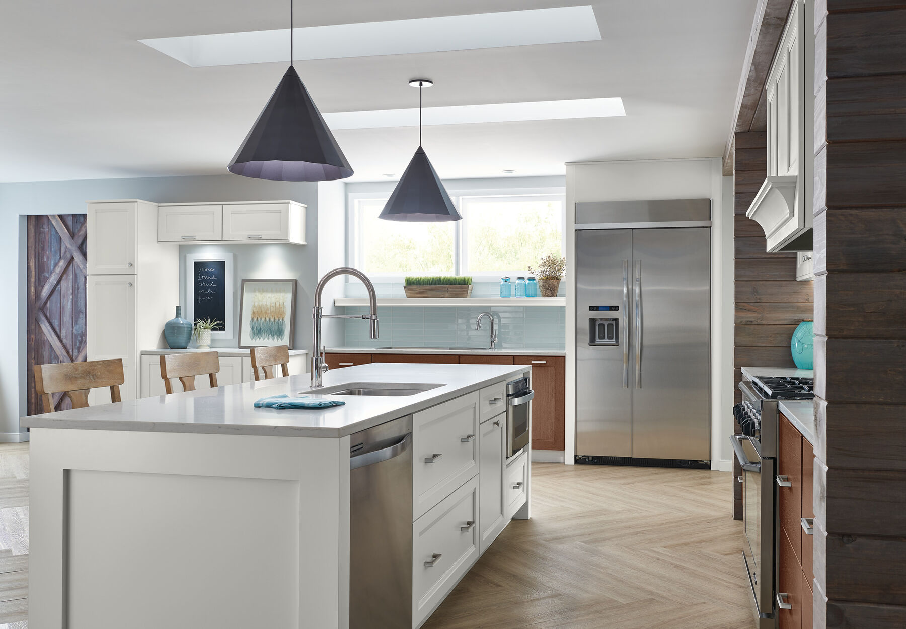 Single Handle Pull-Down Kitchen Faucet With Spring Spout