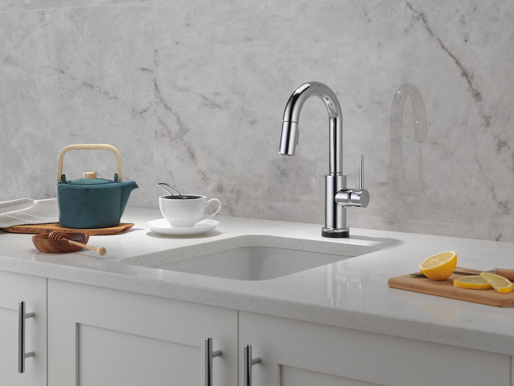 Single Handle Pull-Down Bar / Prep Faucet with Touch2O&reg; Technology