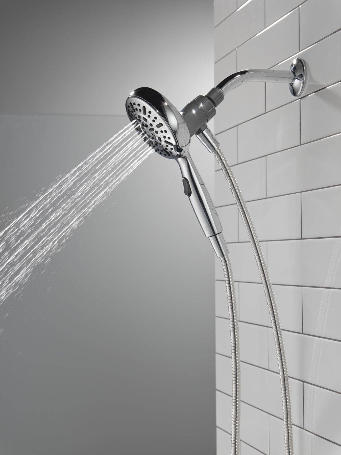 6-Setting SureDock&reg; Magnetic Hand Shower