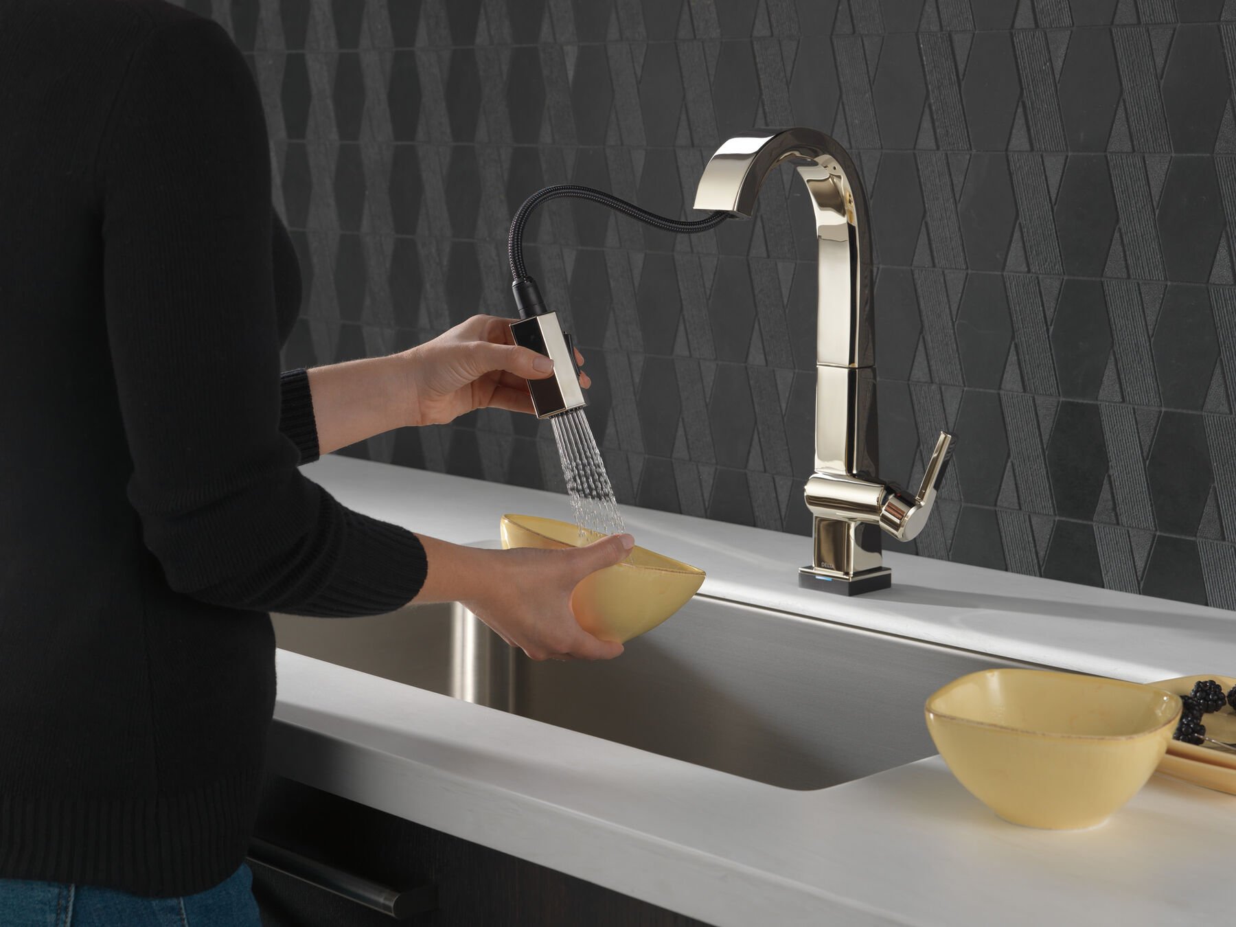 Single Handle Pull Down Bar/Prep Faucet With Touch2O Technology