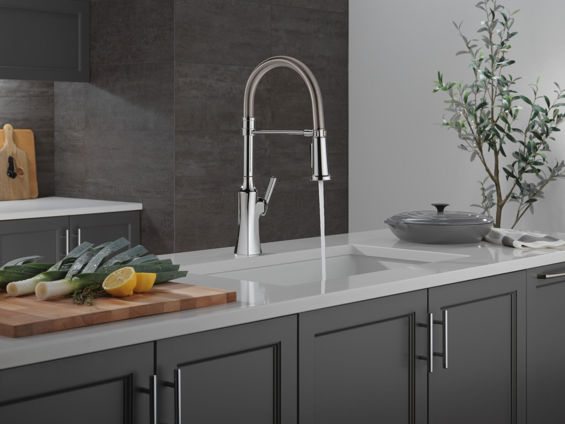 Single Handle Pull-Down Kitchen Faucet With Spring Spout