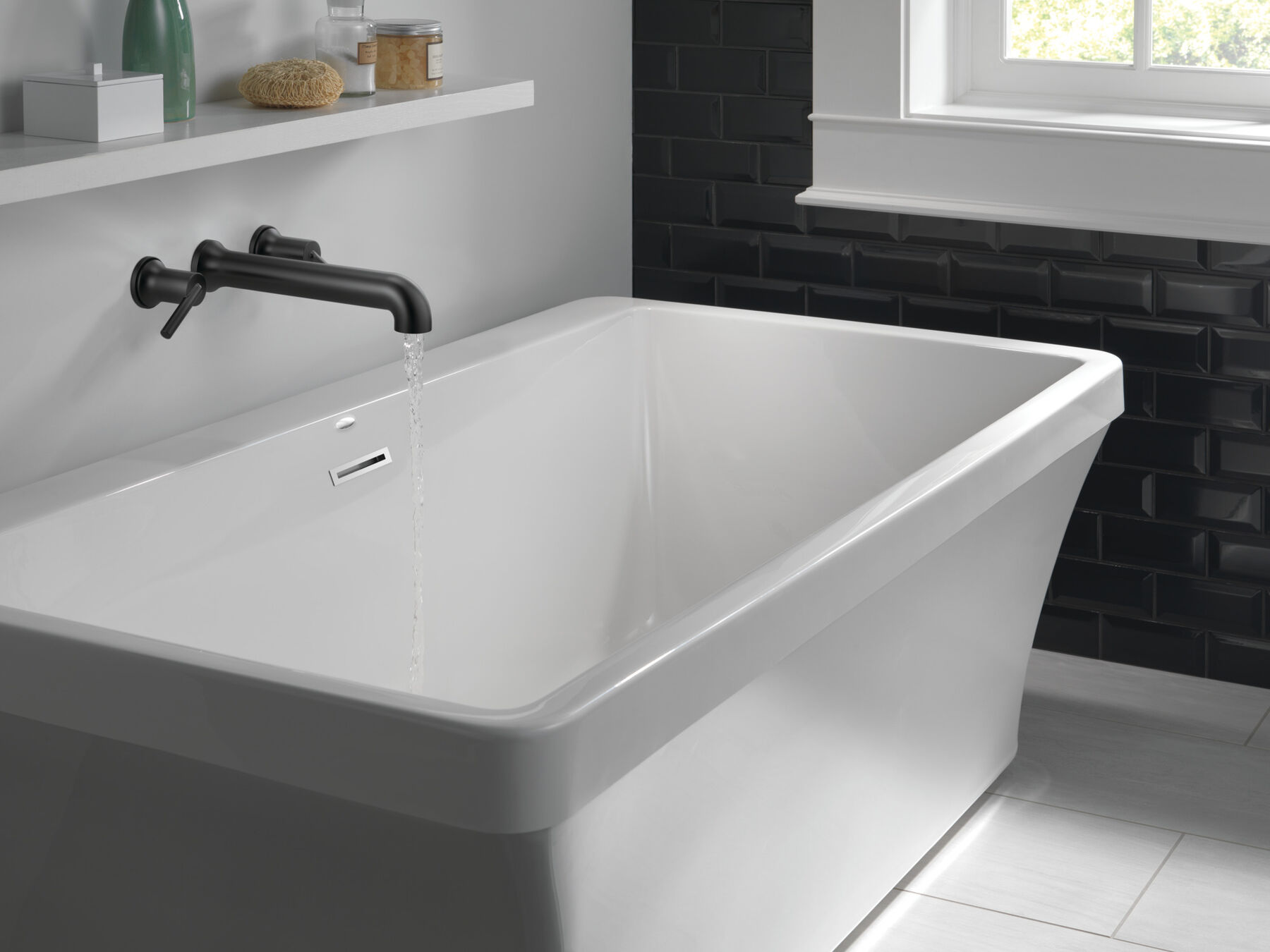 67'' x 36'' Freestanding Tub with Integrated Waste and  Overflow