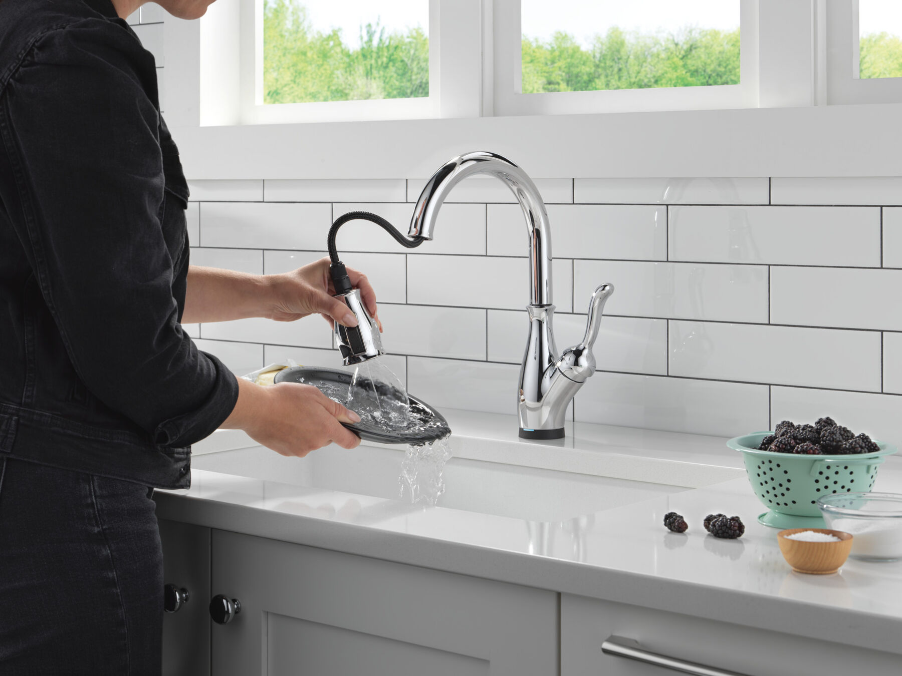 VoiceIQ&reg; Kitchen Faucet with Touch<sub>2</sub>O&reg; Technology with Touchless Technology