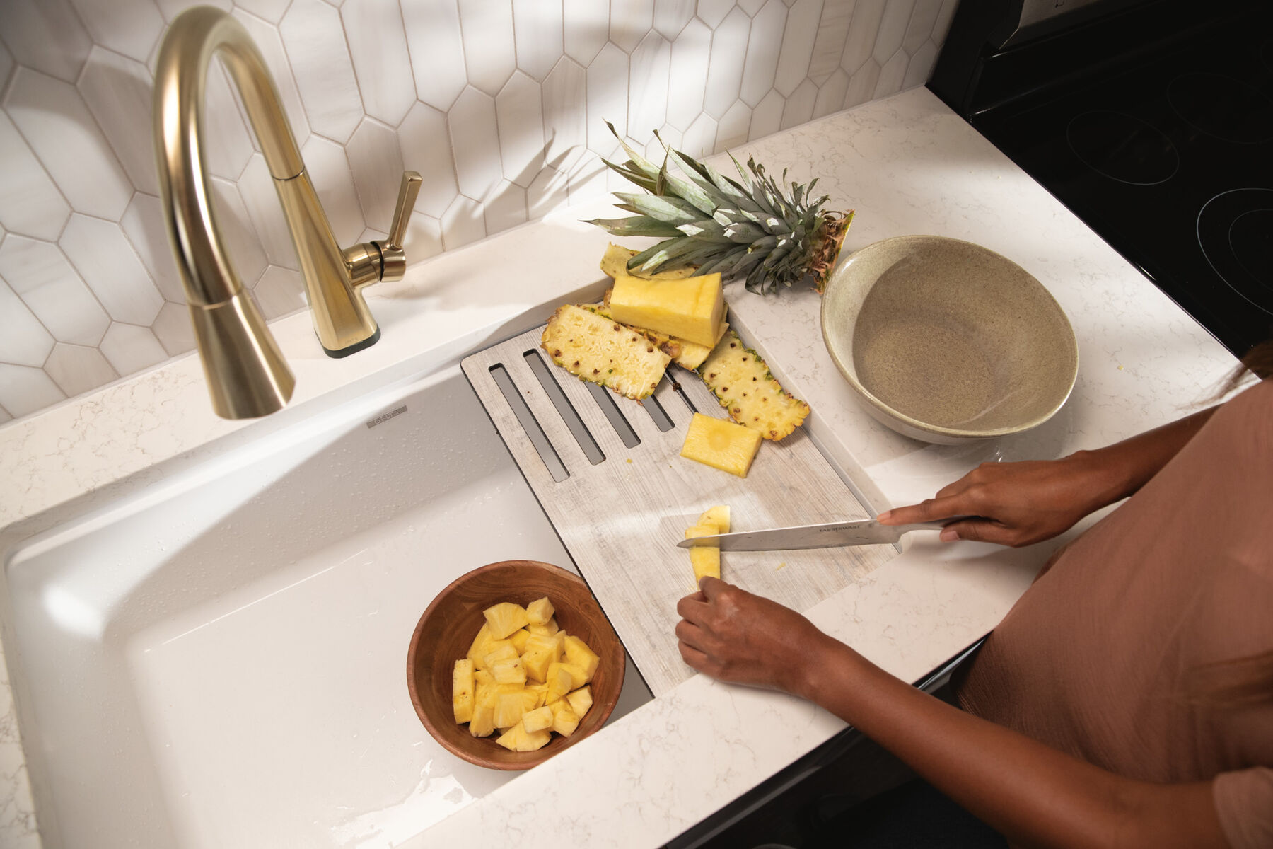 Single-Handle Pull-Down Kitchen Faucet with Touch<sub>2</sub>O&reg; Technology