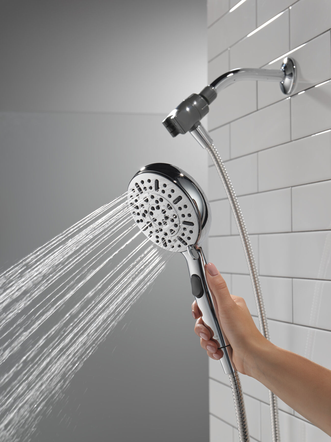 6-Setting SureDock&reg; Magnetic Hand Shower