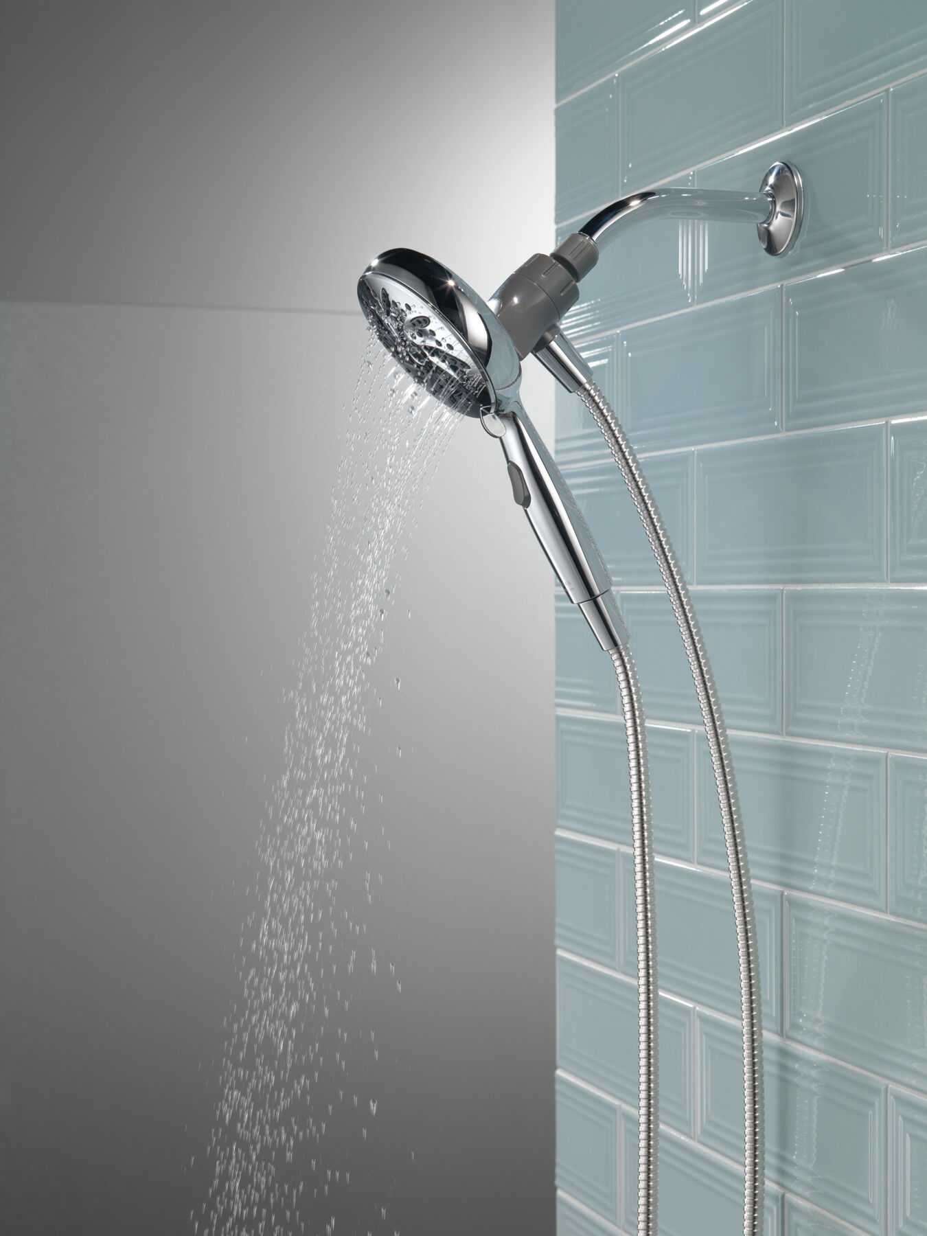 6-Setting SureDock&reg; Magnetic Hand Shower