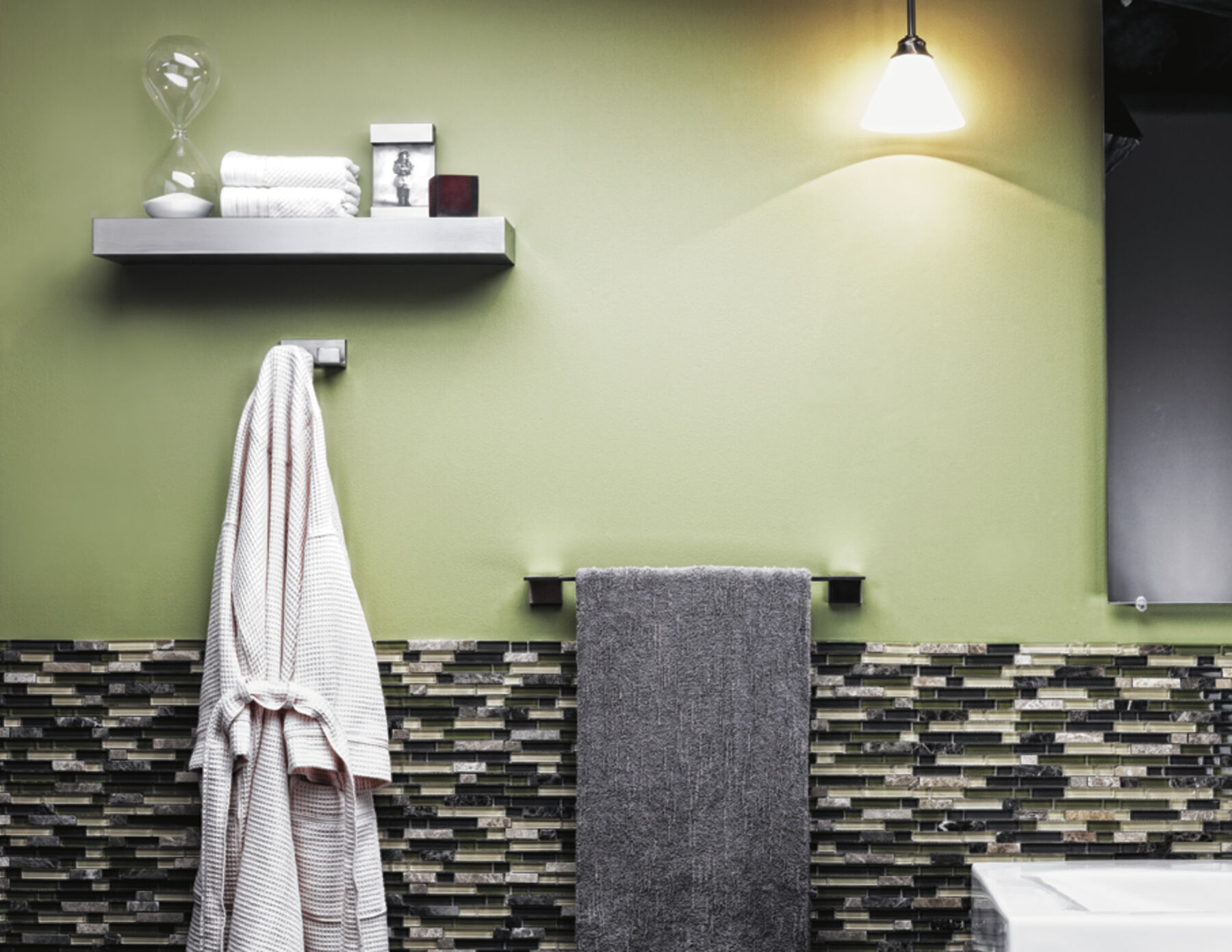 18" Towel Bar