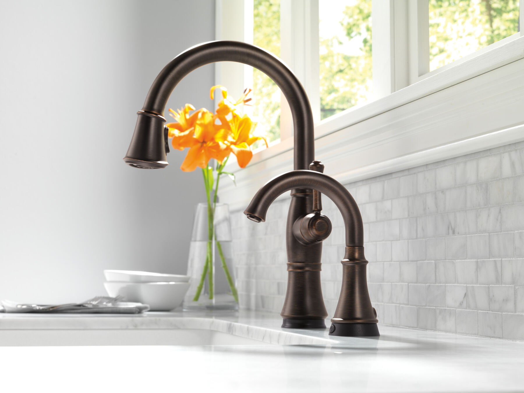 Single Handle Pull-Down Kitchen Faucet with Touch2O&reg; and ShieldSpray&reg; Technologies