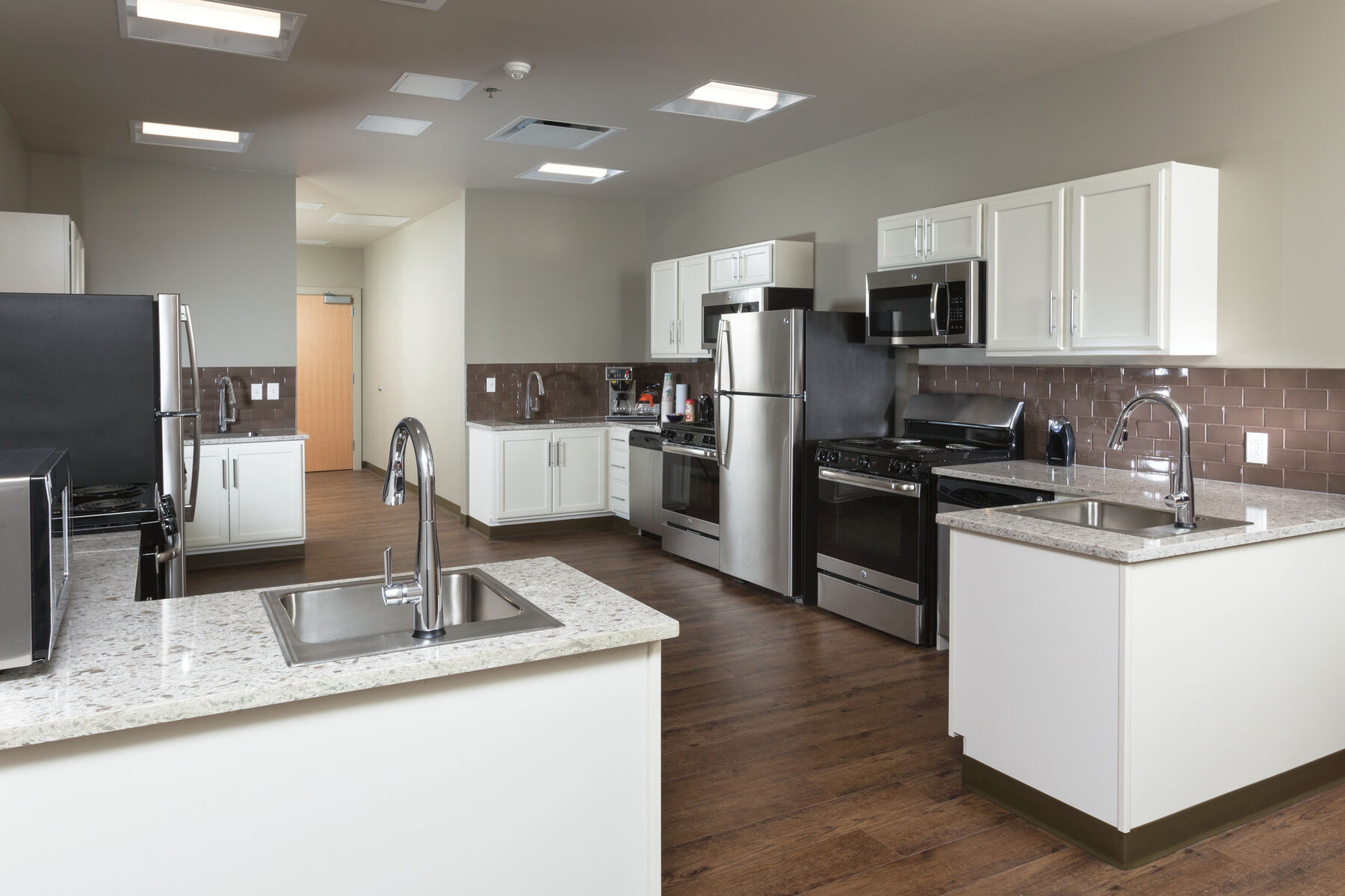 Single Handle Pull-Down Kitchen Faucet with Touch2O&reg; Technology