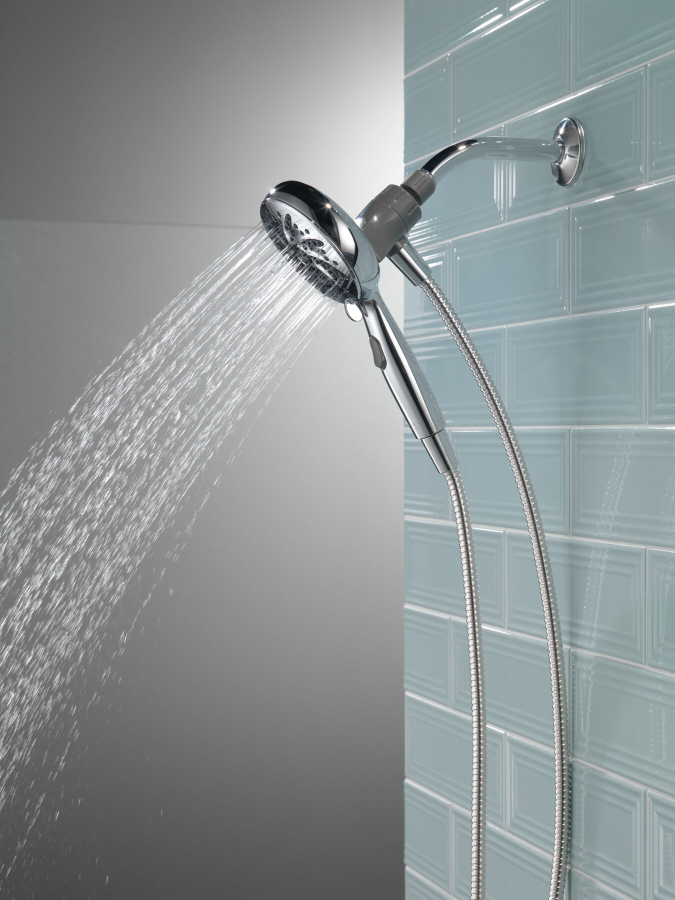 6-Setting SureDock&reg; Magnetic Hand Shower
