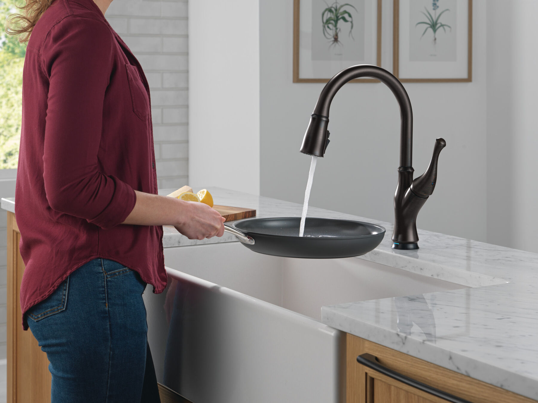 Touch<sub>2</sub>O&reg; Technology Kitchen Faucet with Touchless Technology