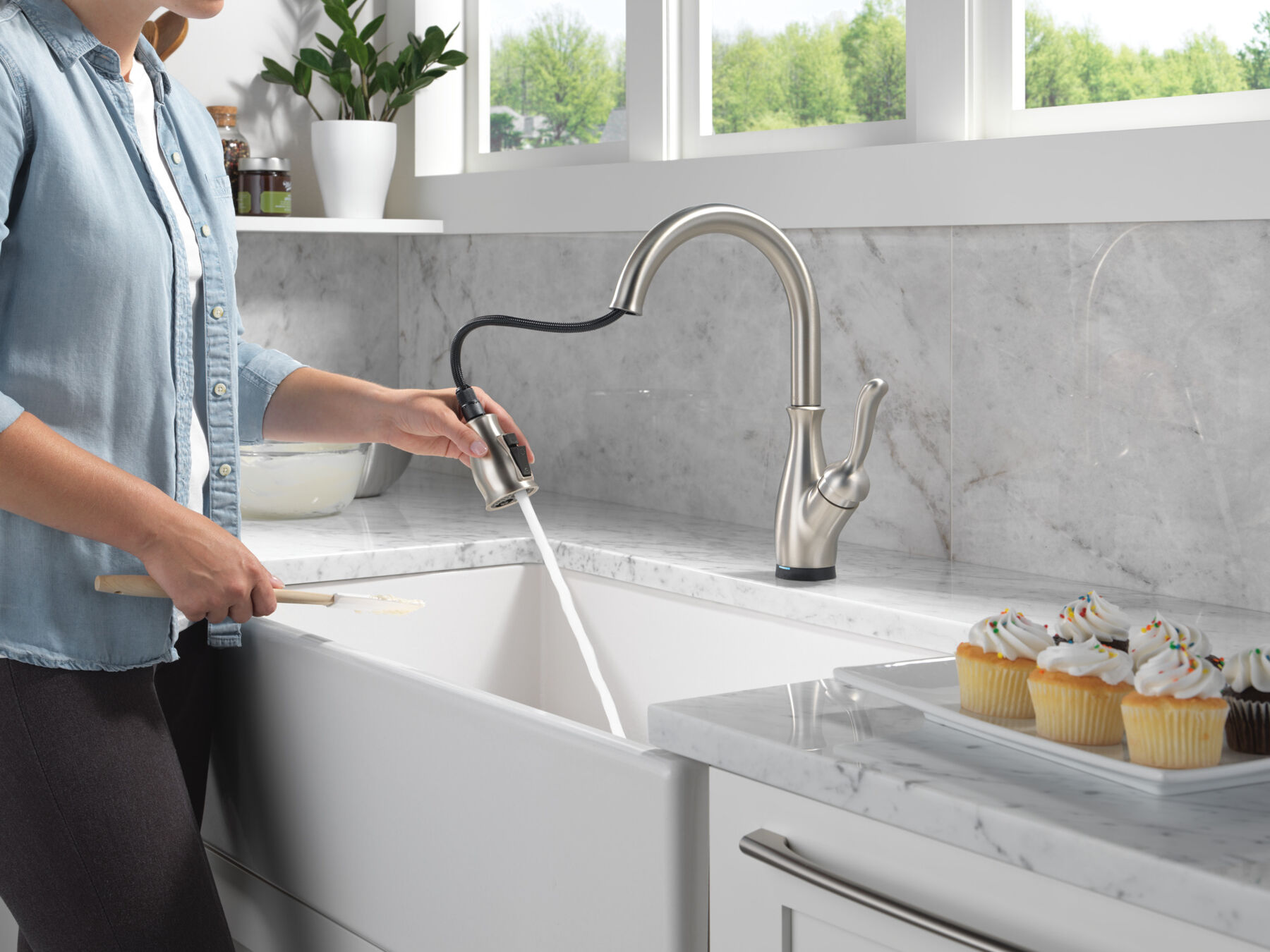 VoiceIQ&reg; Kitchen Faucet with Touch<sub>2</sub>O&reg; Technology with Touchless Technology