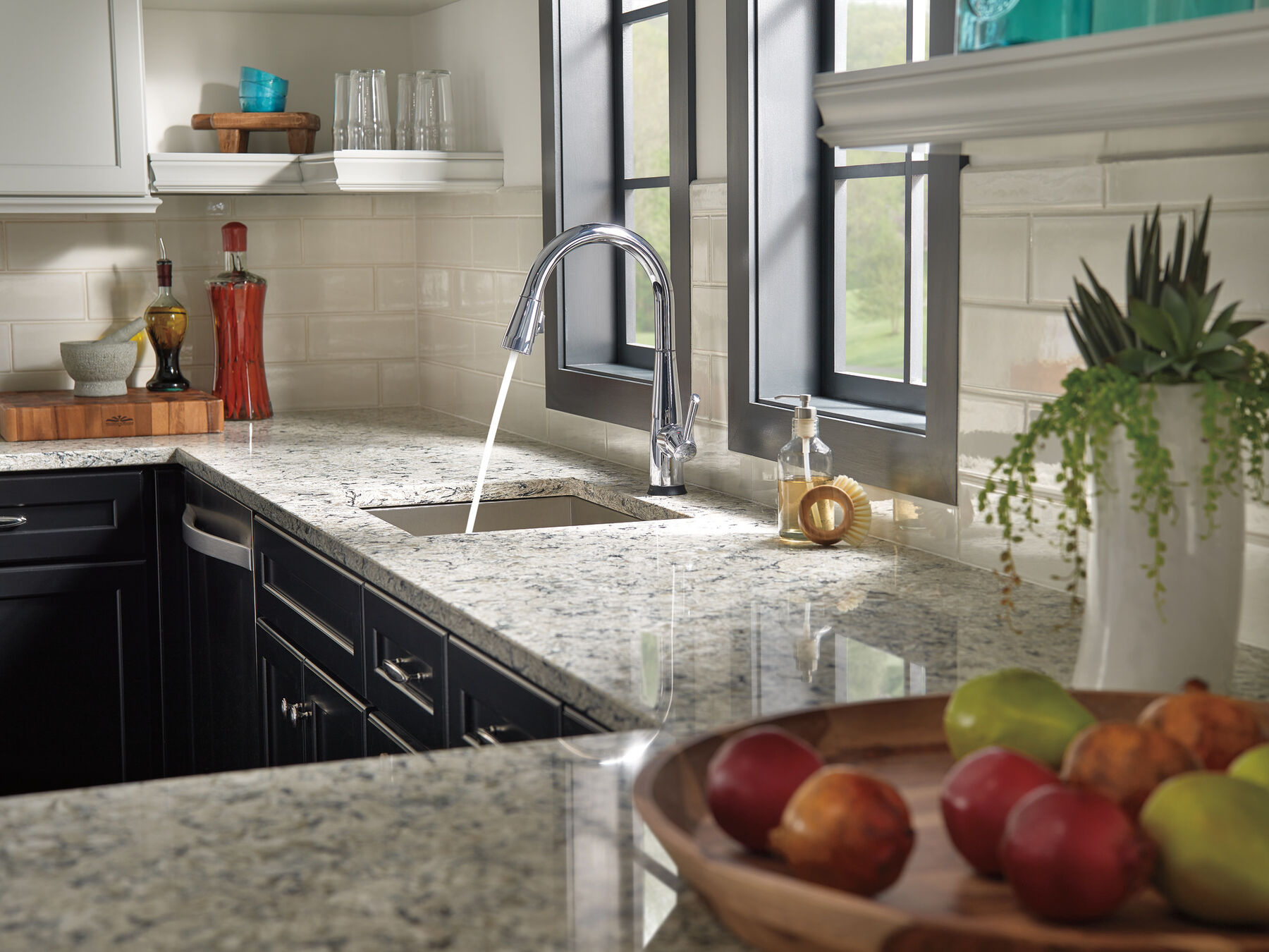 Single Handle Pull-Down Kitchen Faucet with Touch2O&reg; Technology