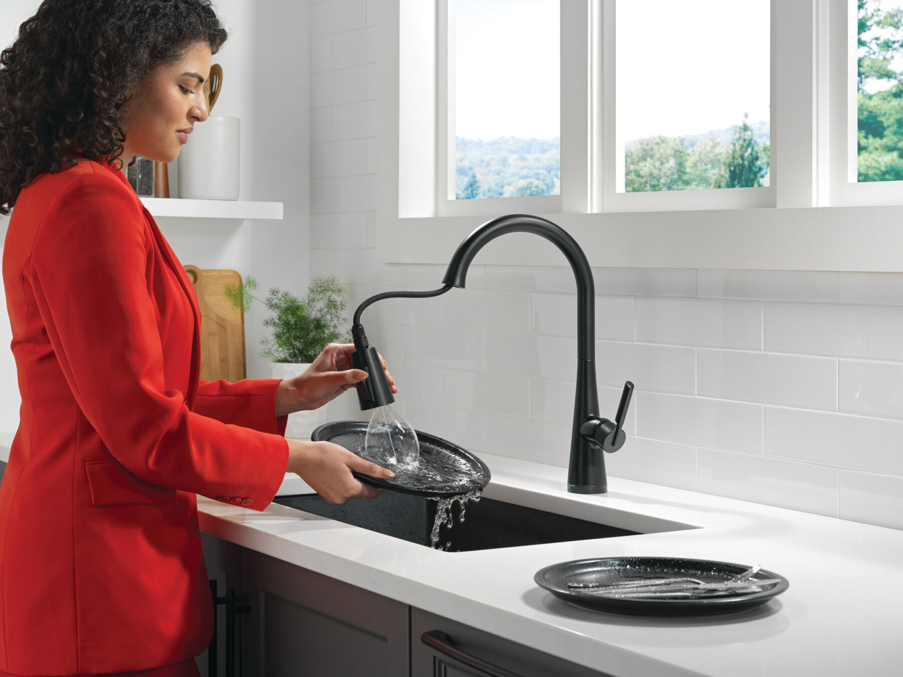 Single Handle Pull-Down Touch<sub>2</sub>O&reg; Technology Kitchen Faucet with Touchless Technology