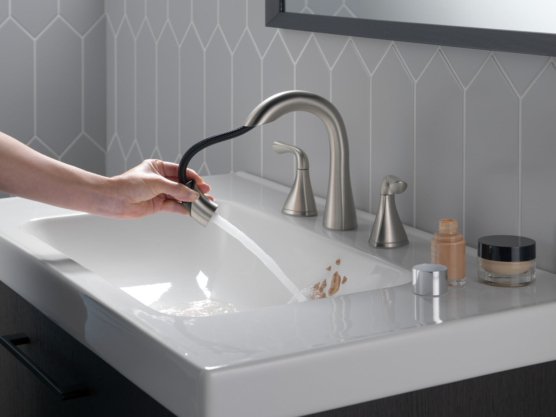 Two Handle Widespread Pull-Down Bathroom Faucet