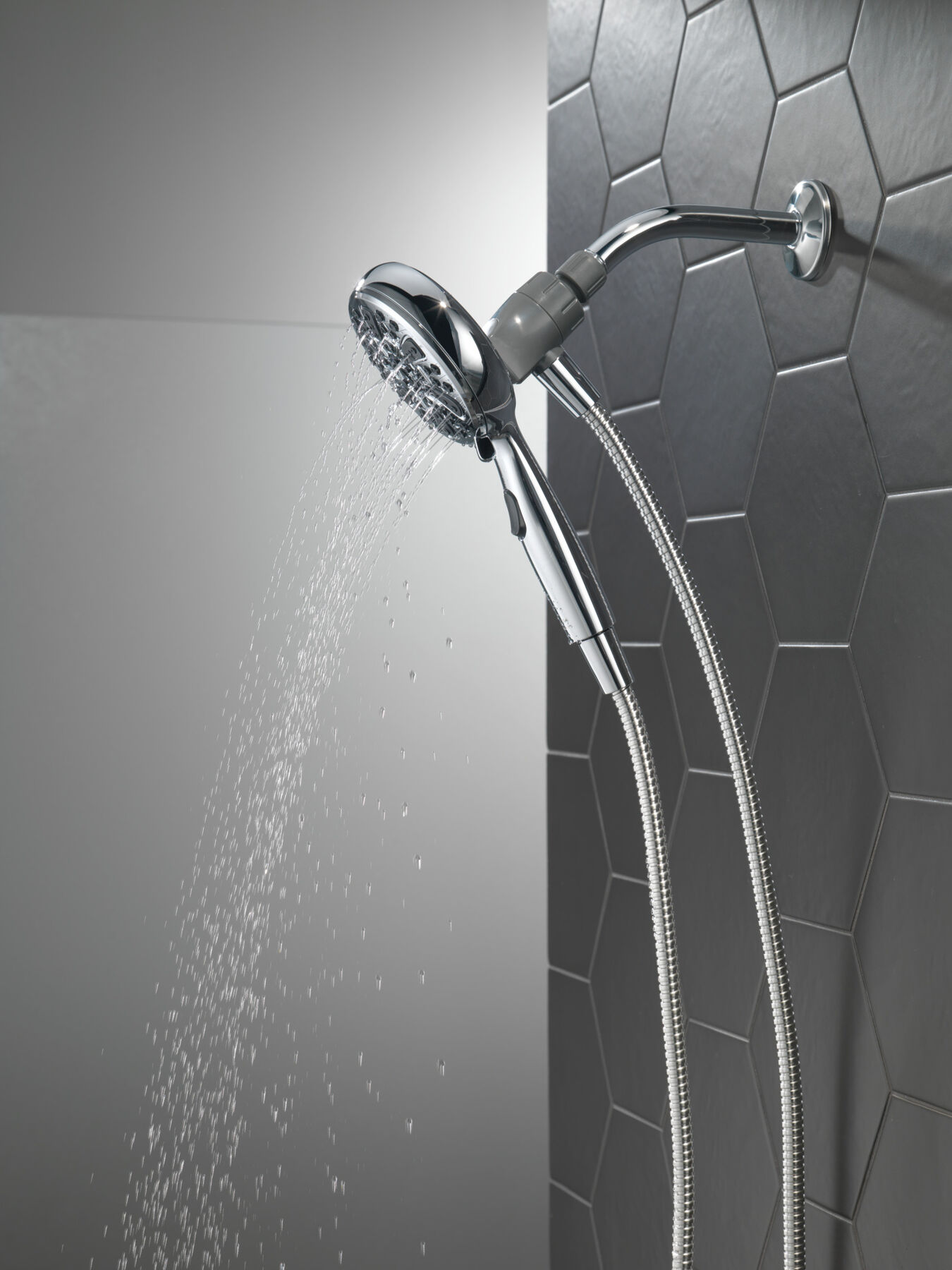 6-Setting SureDock&reg; Magnetic Hand Shower