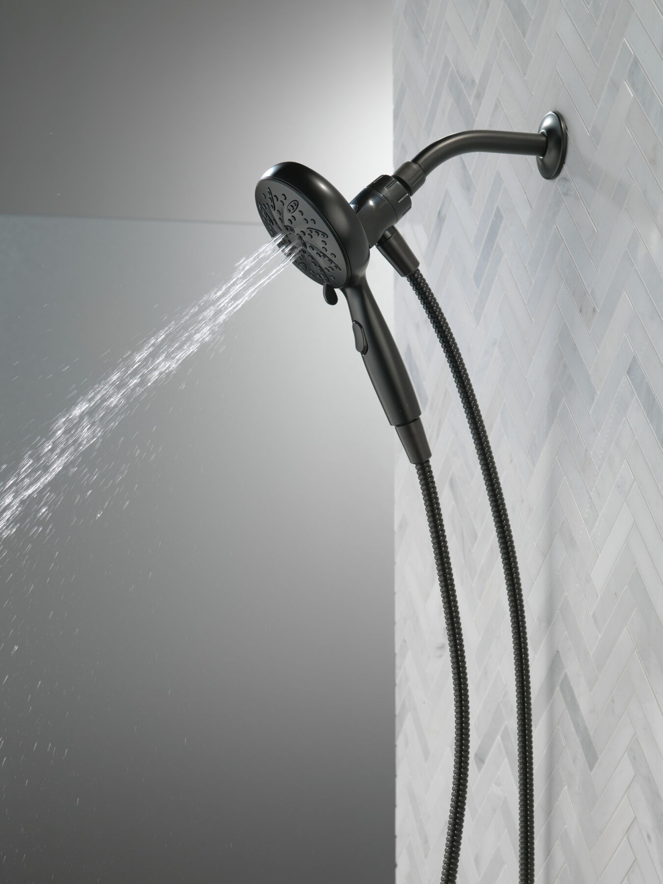 6-Setting SureDock&reg; Magnetic Hand Shower