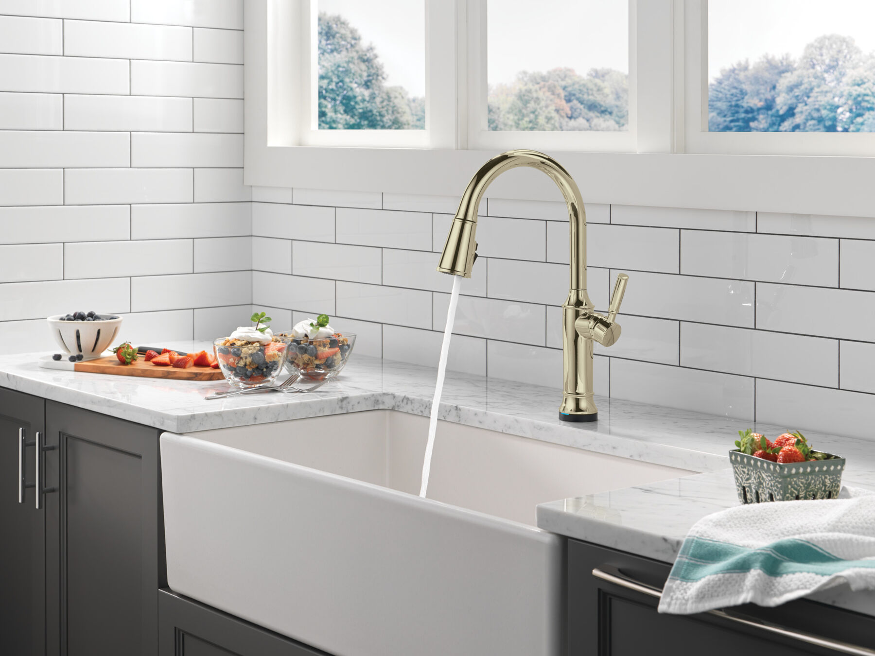 Touch<sub>2</sub>O&reg; Technology Kitchen Faucet with Touchless Technology