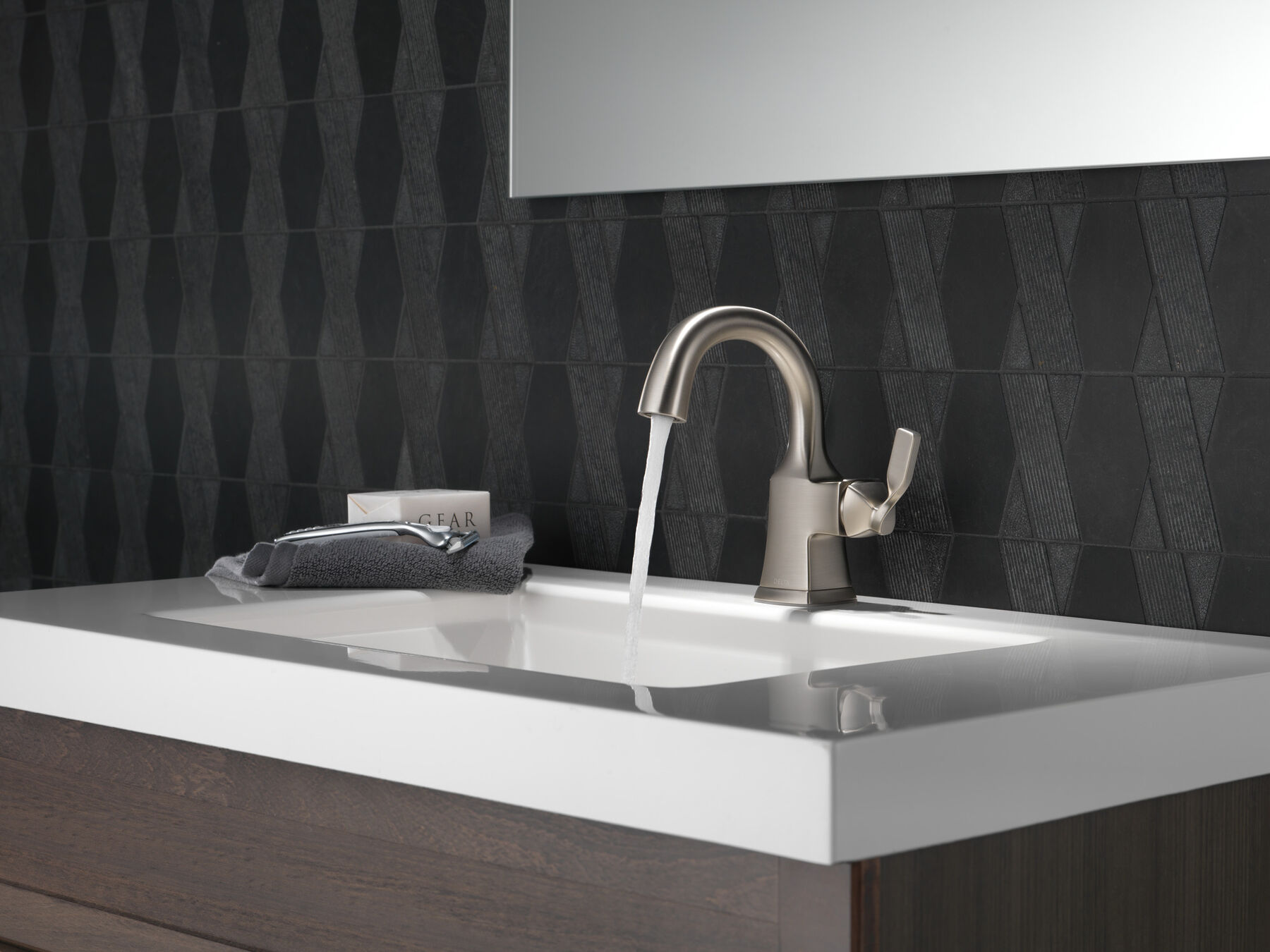 Single Handle Bathroom Faucet