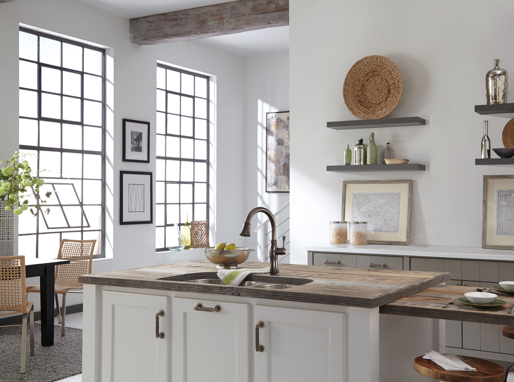 Single Handle Pull-Down Kitchen Faucet with Touch2O&reg; and ShieldSpray&reg; Technologies