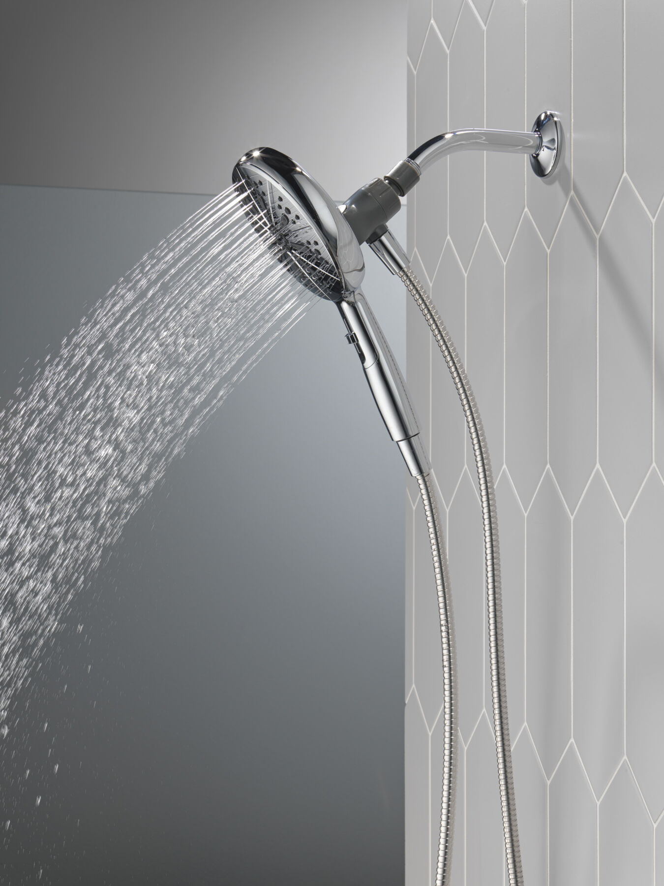 6-Setting SureDock&reg; Magnetic Hand Shower