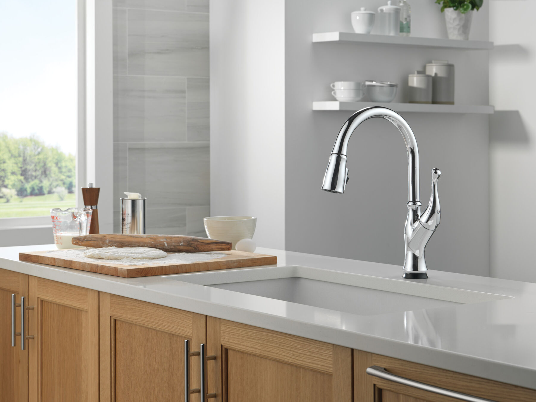 Touch<sub>2</sub>O&reg; Technology Kitchen Faucet with Touchless Technology