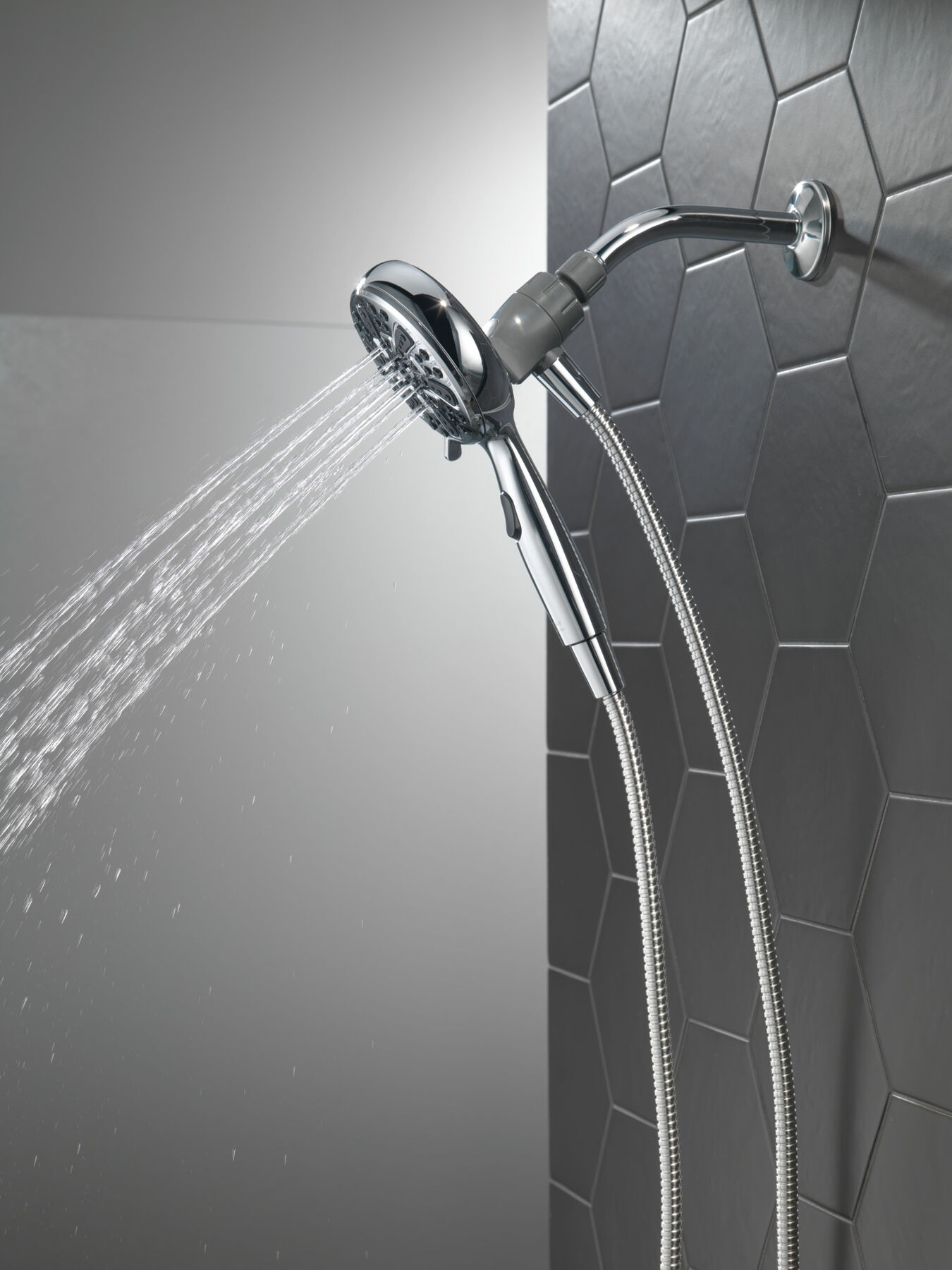 6-Setting SureDock&reg; Magnetic Hand Shower