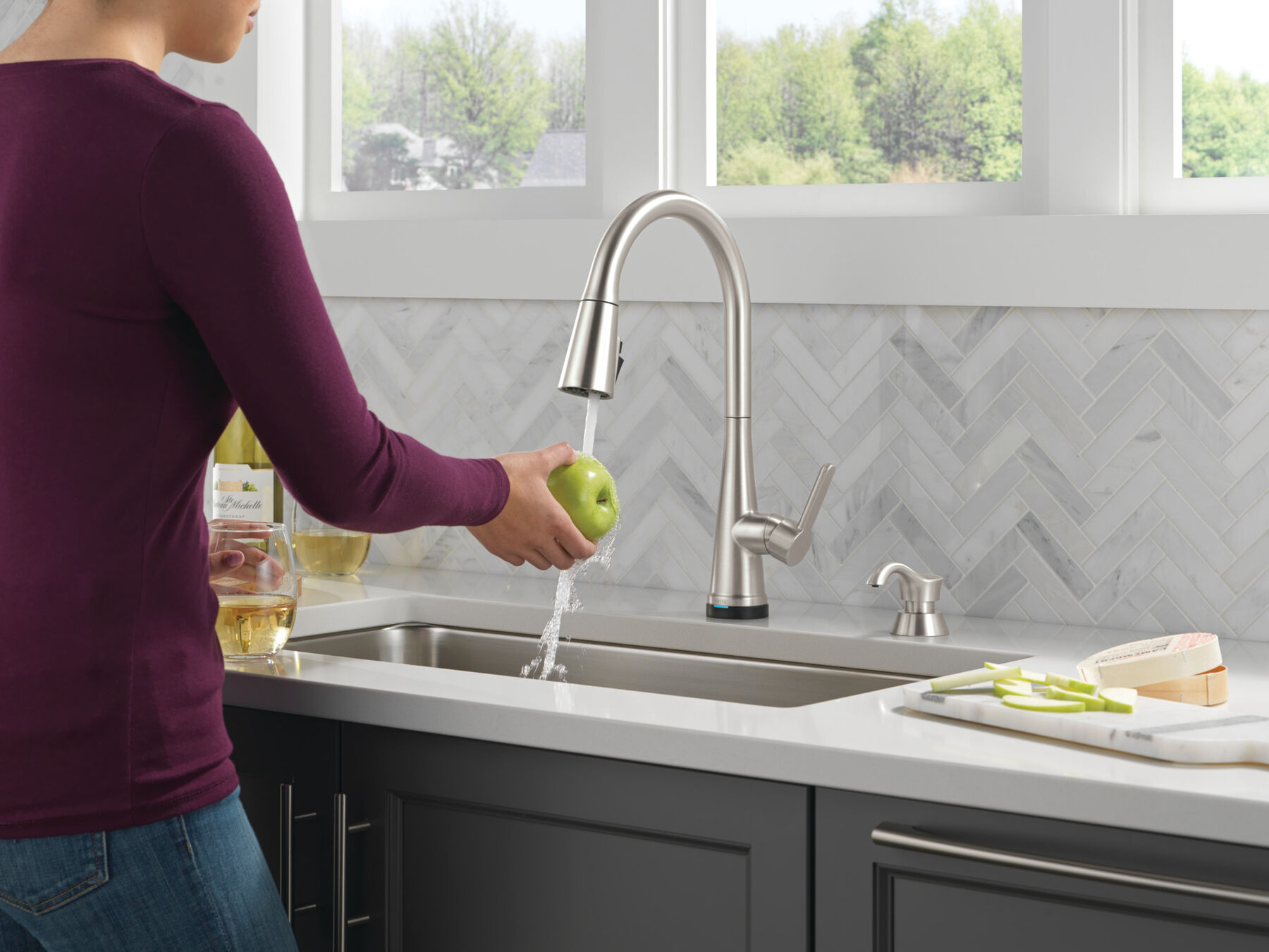 Single Handle Pull-Down Touch<sub>2</sub>O&reg; Technology Kitchen Faucet with Touchless Technology and Soap Dispenser