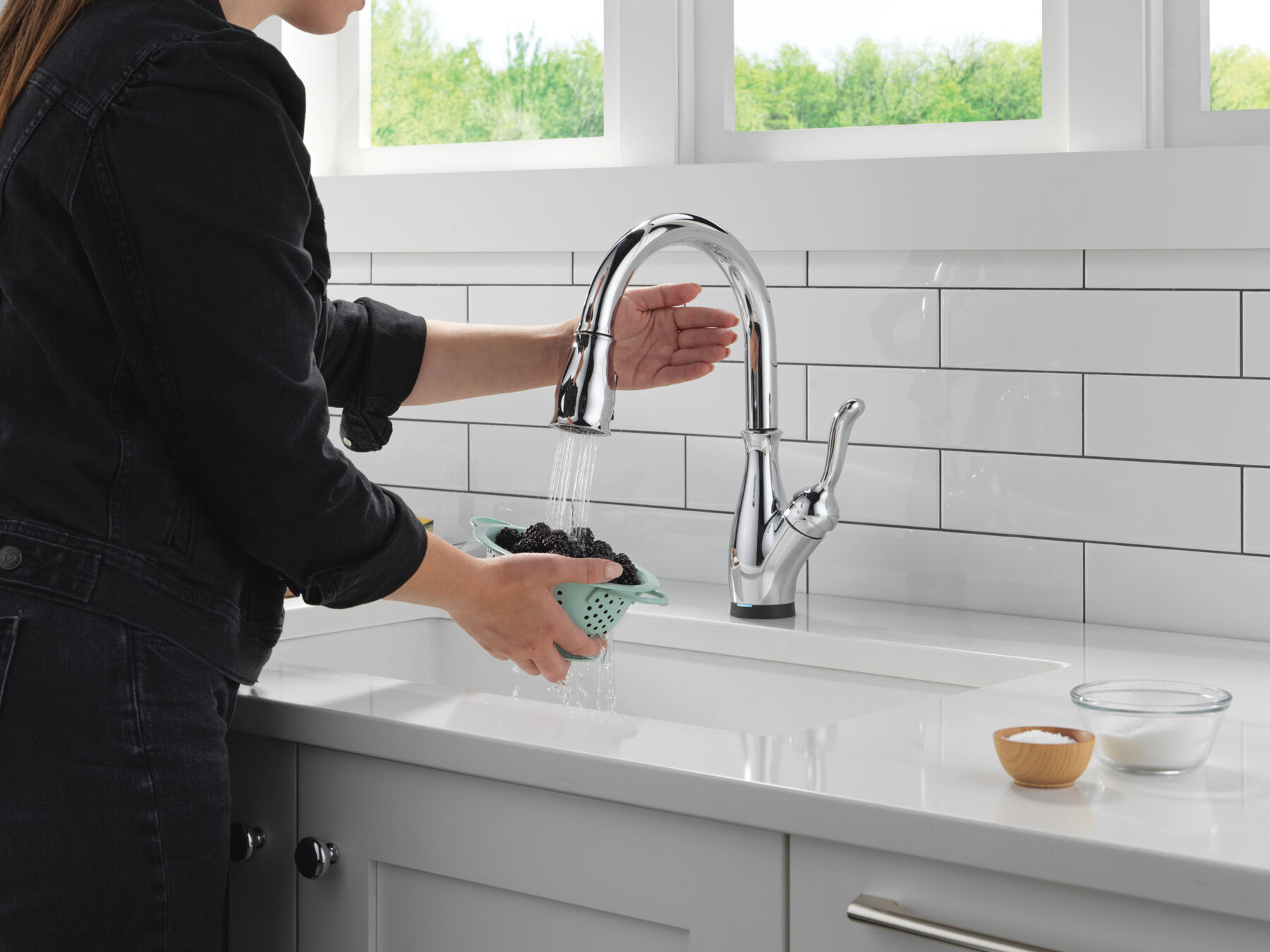 VoiceIQ&reg; Kitchen Faucet with Touch<sub>2</sub>O&reg; Technology with Touchless Technology