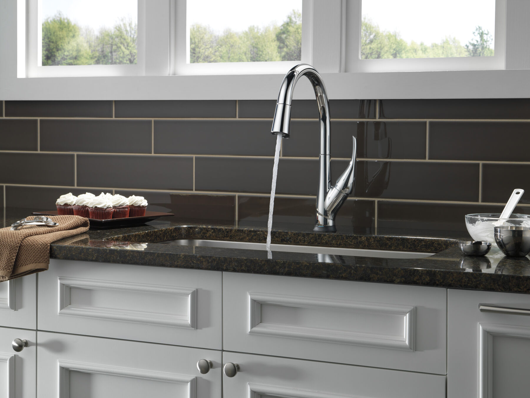 Single Handle Pull-Down Kitchen Faucet with Touch2O&reg; and ShieldSpray&reg; Technologies