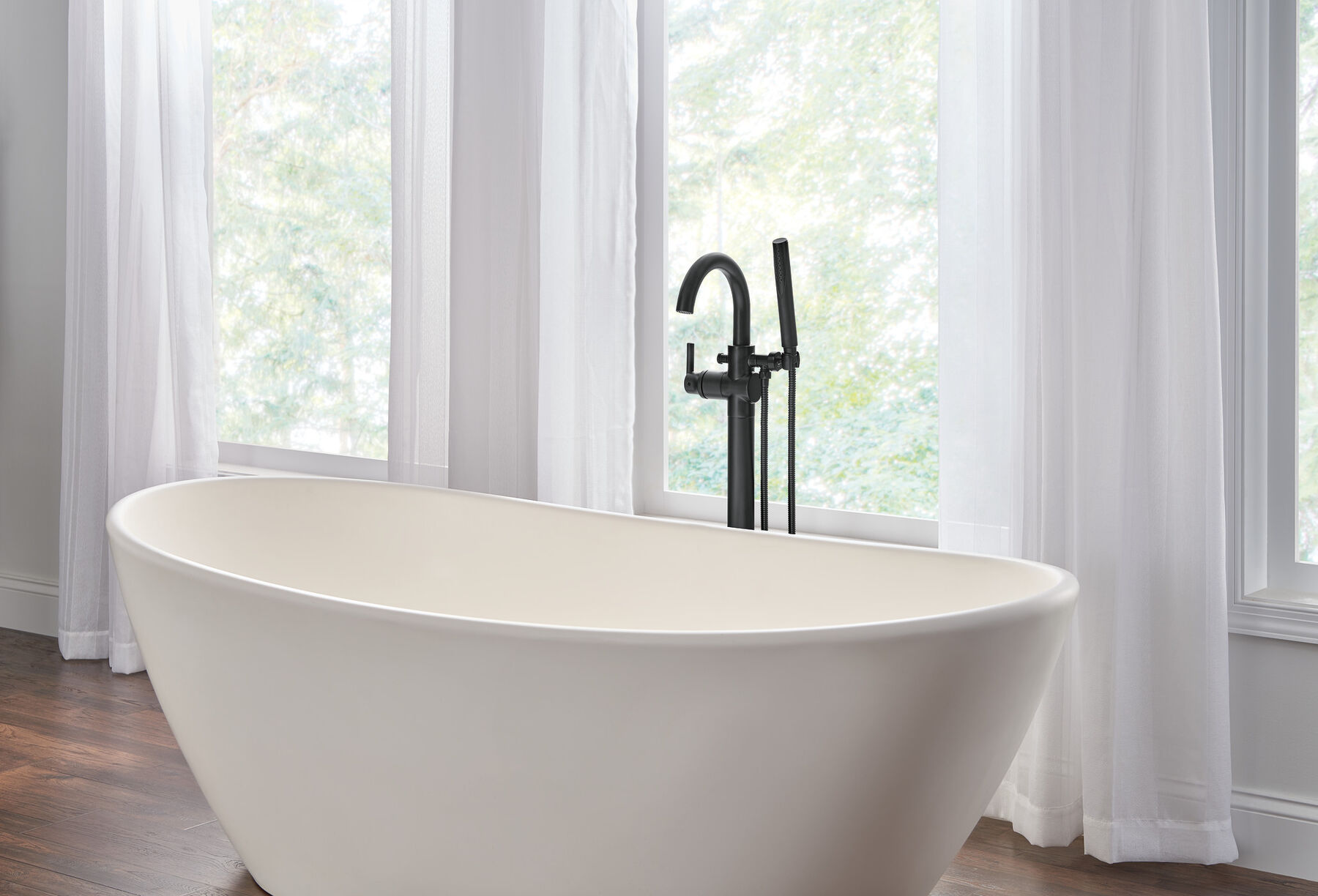 Contemporary Floor Mount Tub Filler Trim