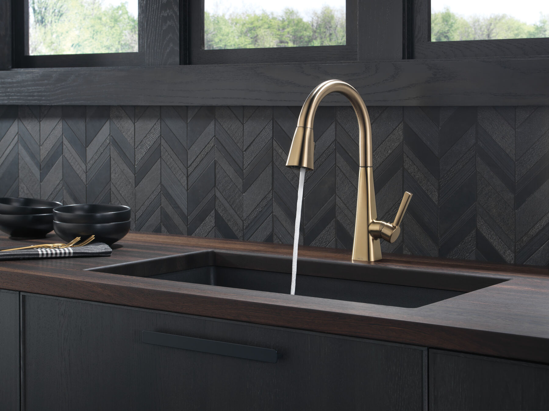 Single-Handle Pull-Down Kitchen Faucet