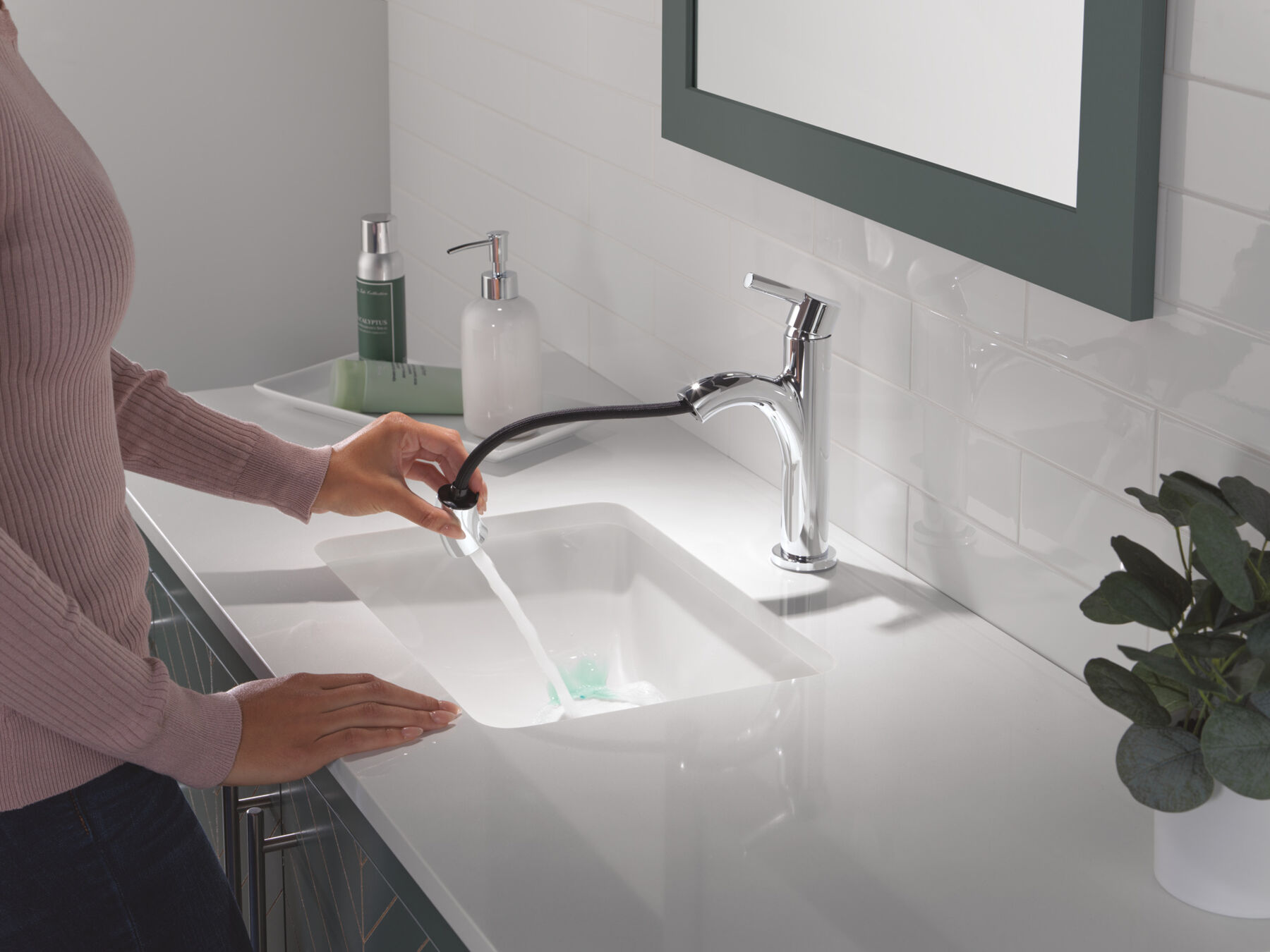Single Handle Pull-Down Bathroom Faucet