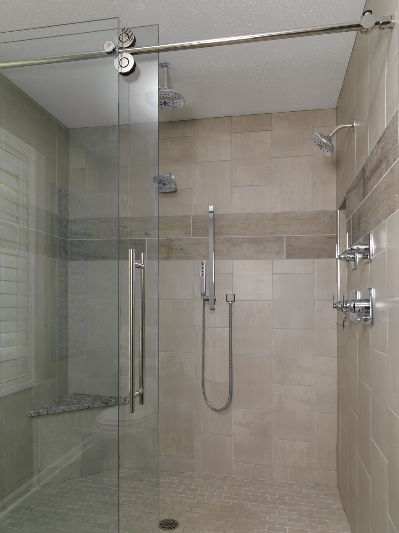 H<sub>2</sub>Okinetic&reg; Single-Setting Slide Bar Hand Shower