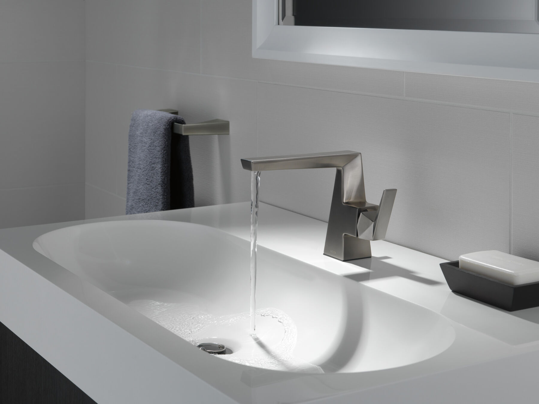 Single Handle Bathroom Faucet