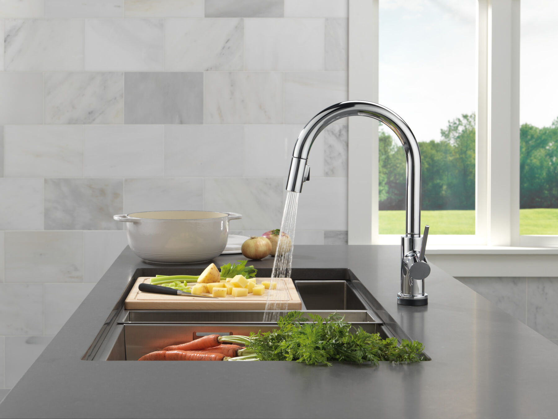 Touch2O with Touchless Technology Single Handle Pull-Down Kitchen Faucet with Soap Dispenser