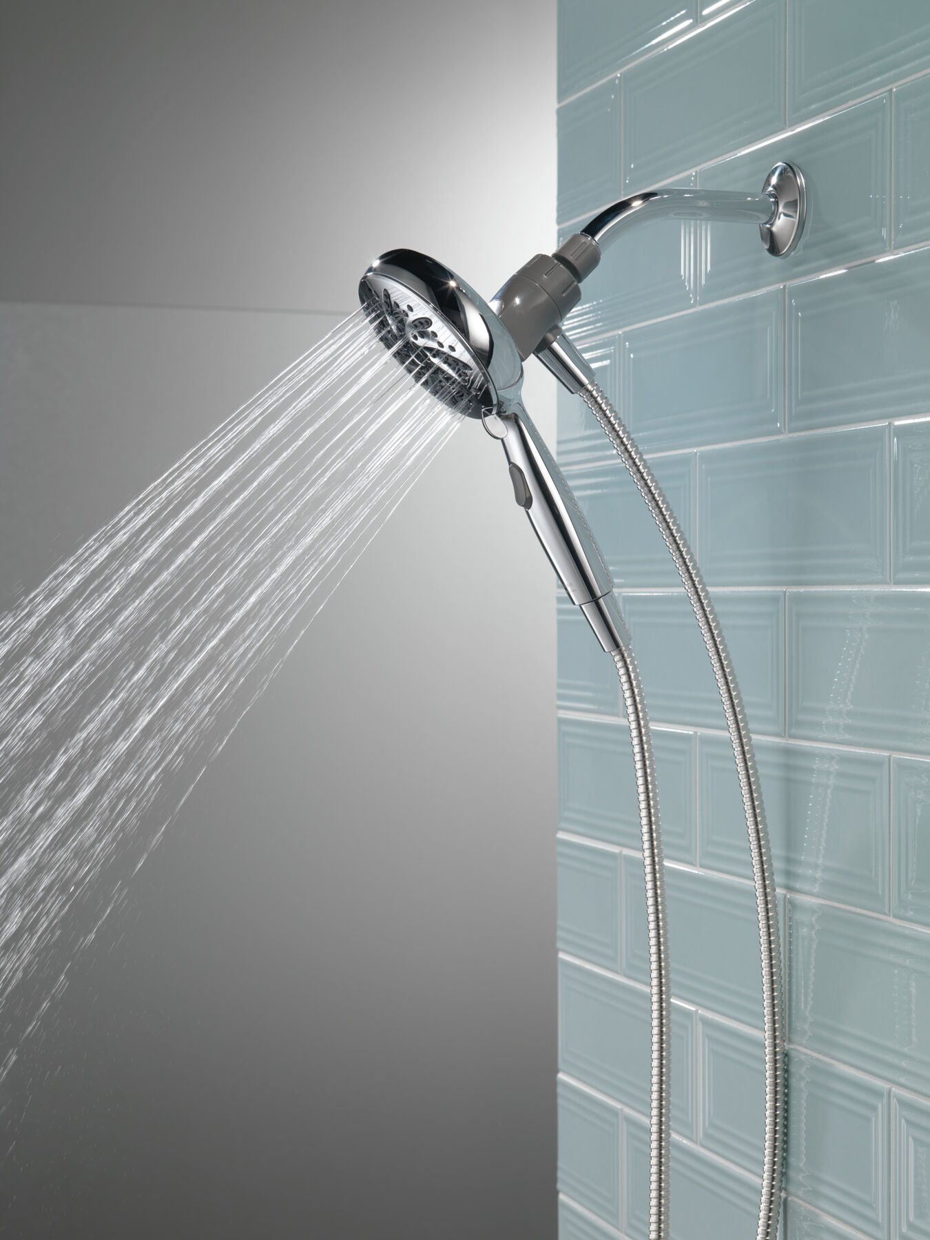 6-Setting SureDock&reg; Magnetic Hand Shower