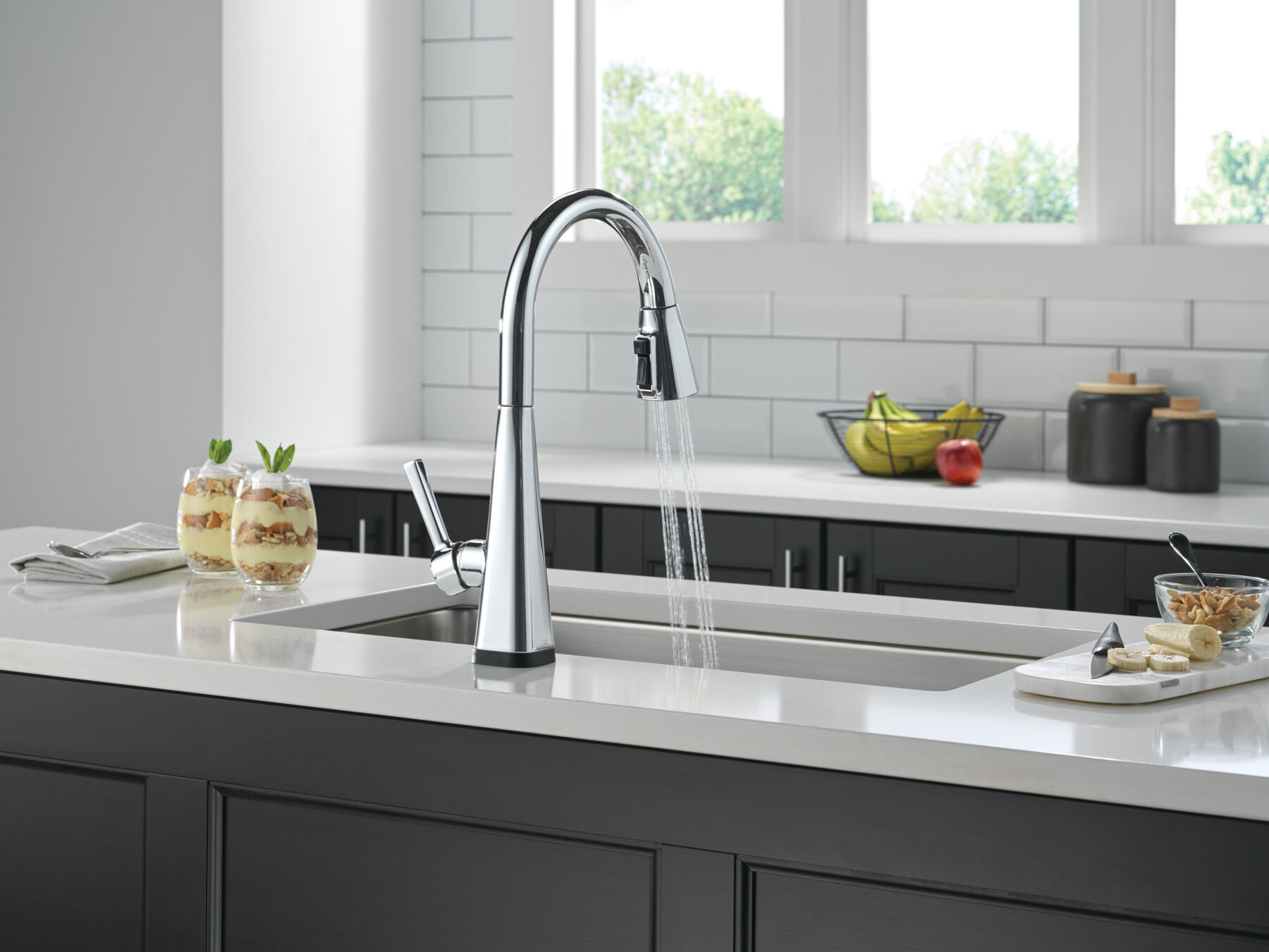 Single-Handle Pull-Down Kitchen Faucet with Touch<sub>2</sub>O&reg; Technology
