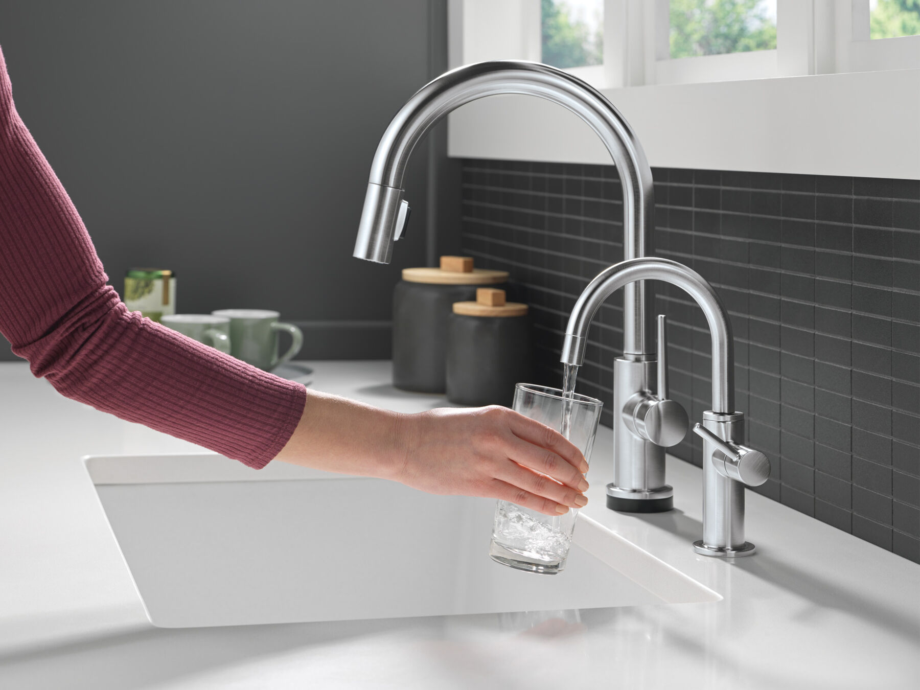 Touch<sub>2</sub>O&reg; Technology Kitchen Faucet with Touchless Technology