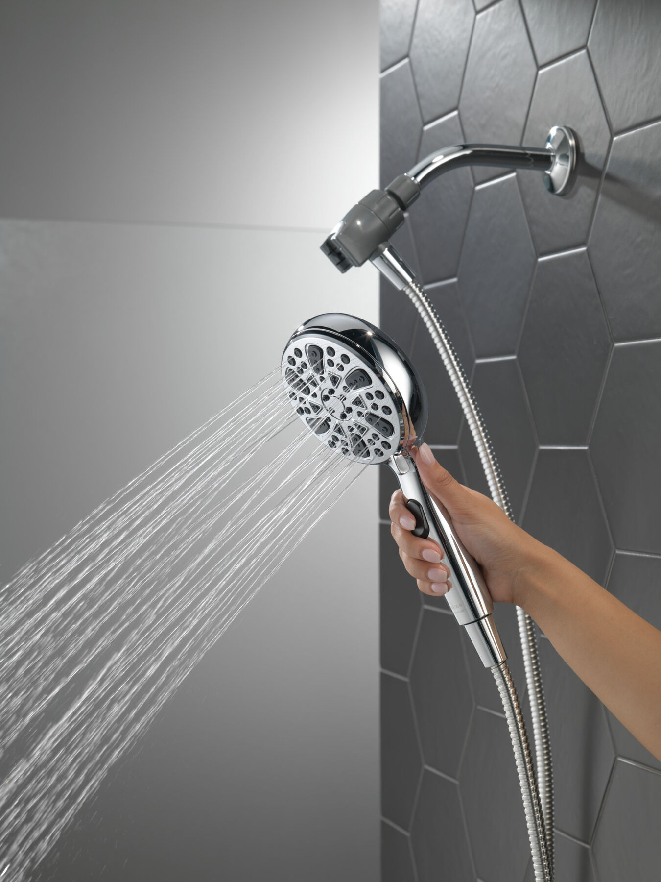 6-Setting SureDock&reg; Magnetic Hand Shower