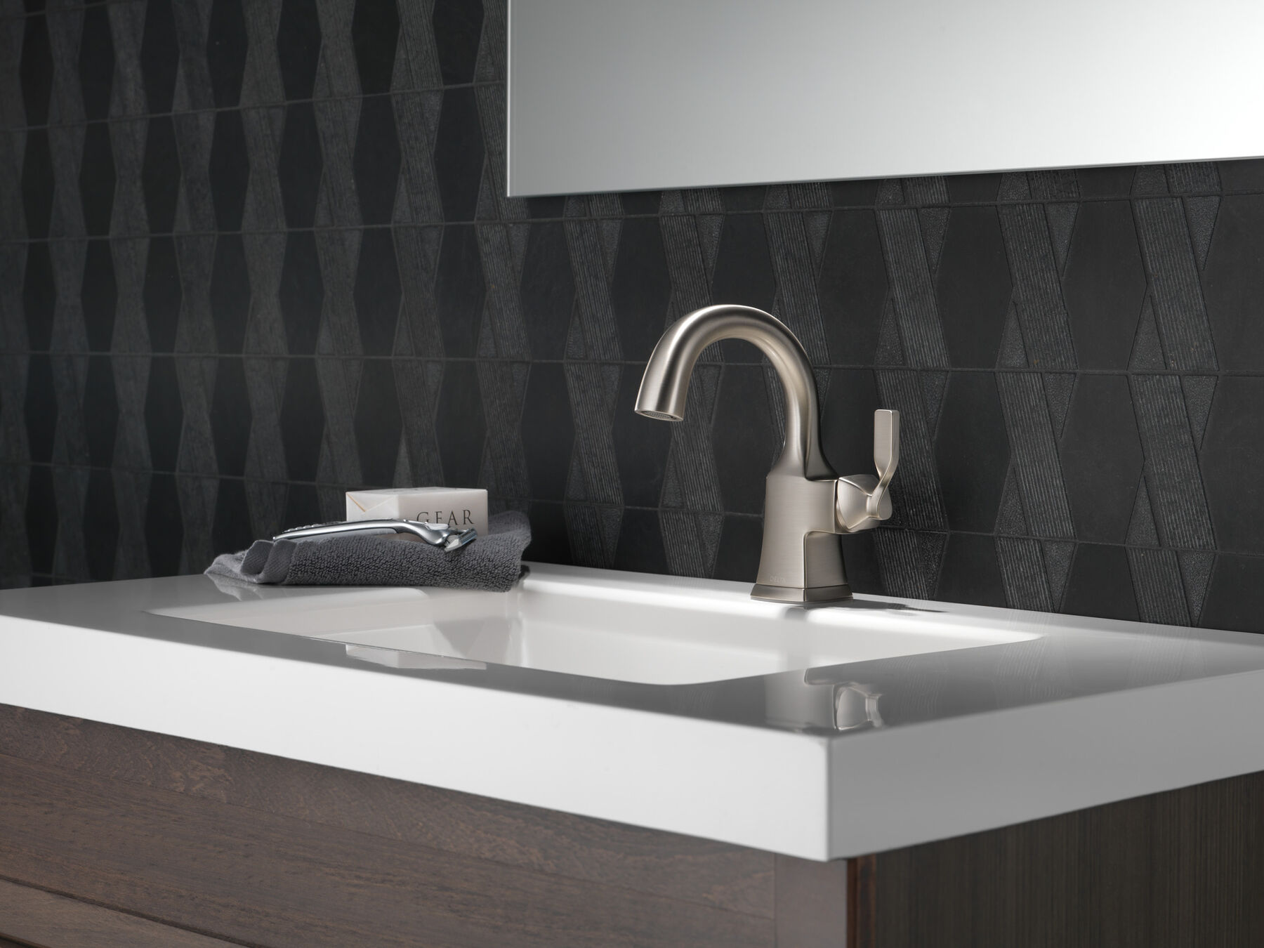 Single Handle Bathroom Faucet