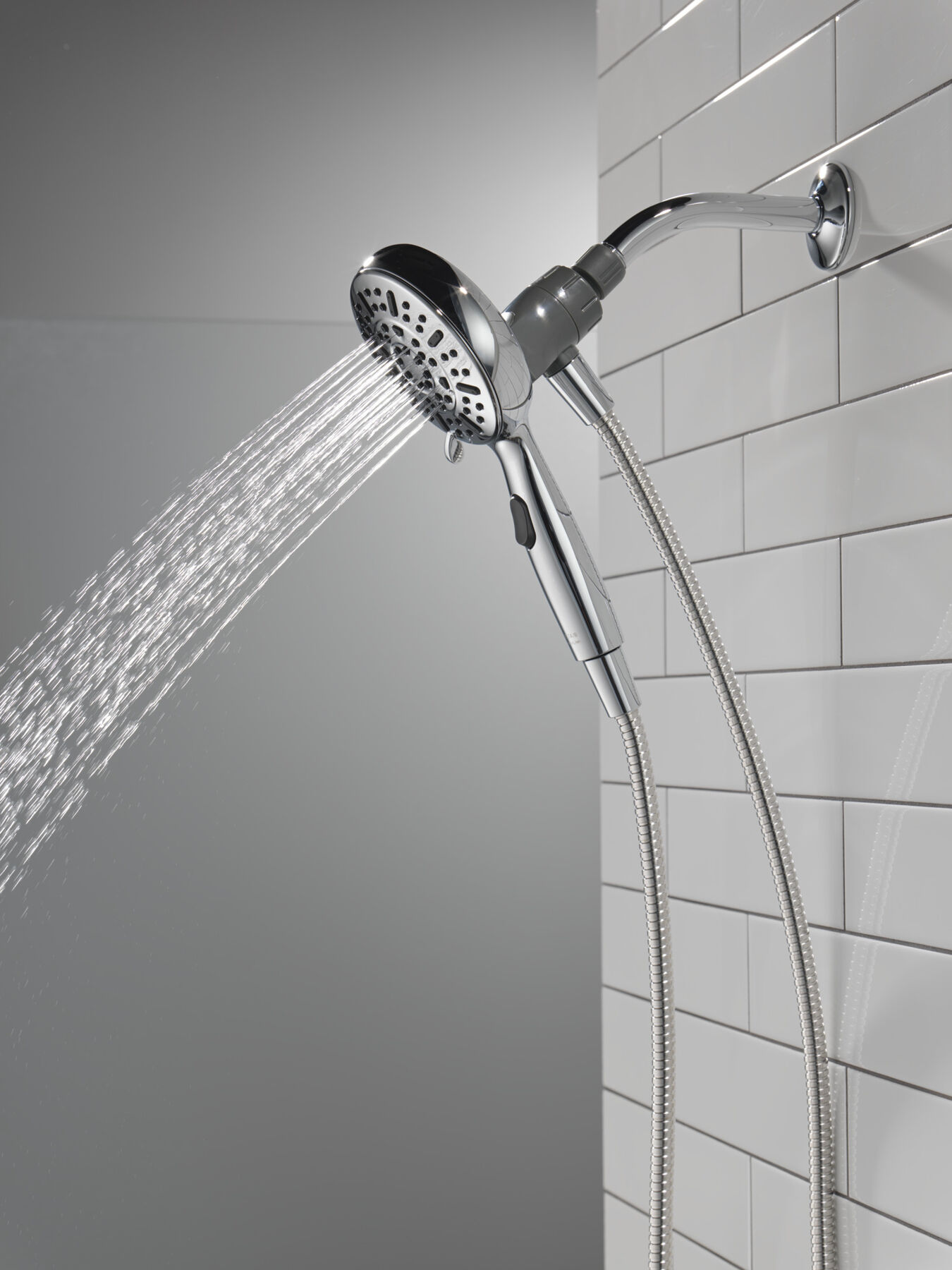 6-Setting SureDock&reg; Magnetic Hand Shower