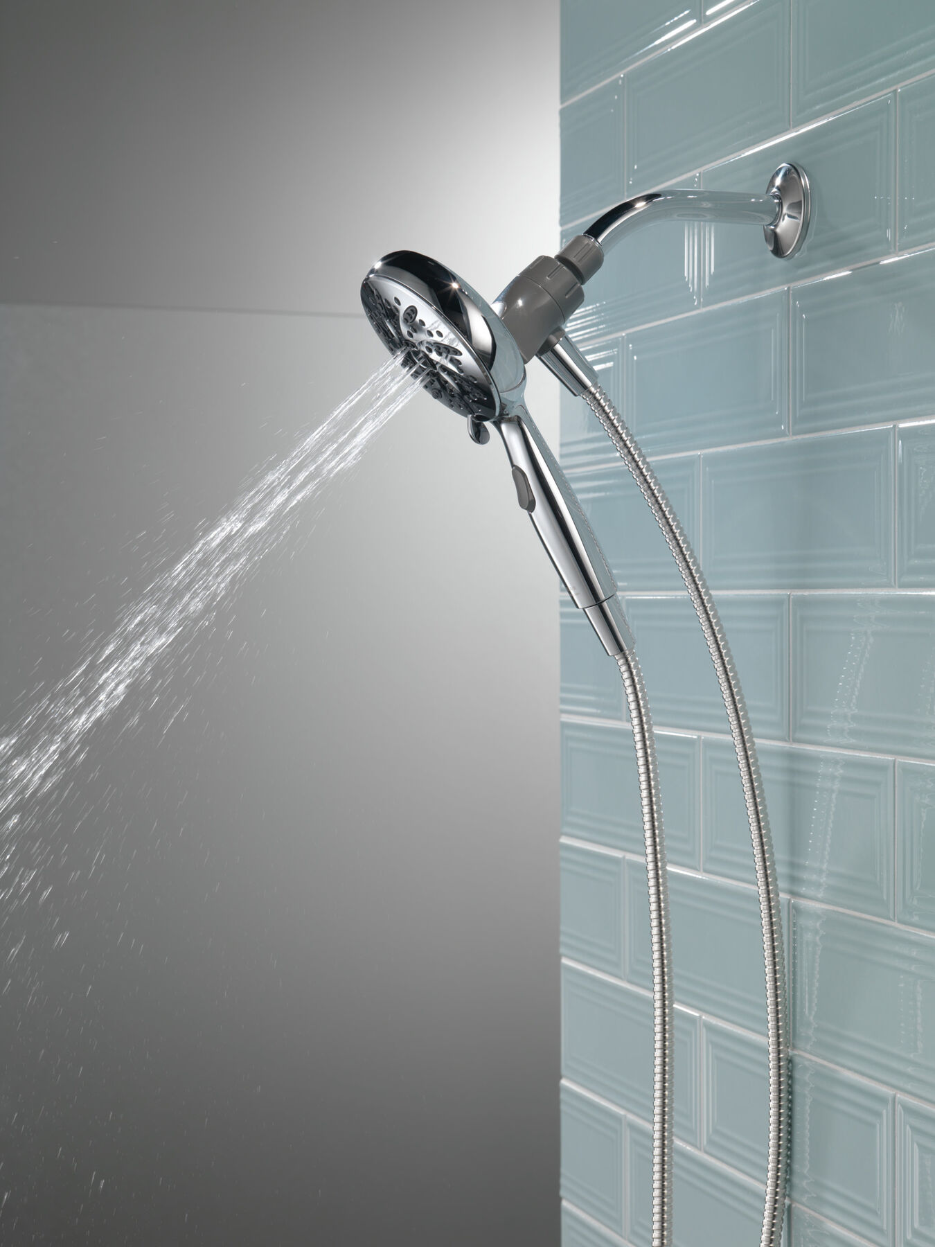 6-Setting SureDock&reg; Magnetic Hand Shower