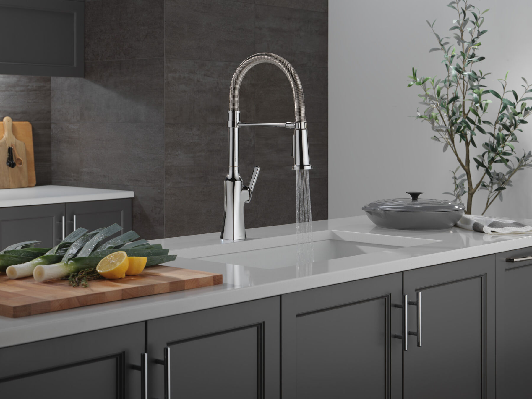 Single Handle Pull-Down Kitchen Faucet With Spring Spout