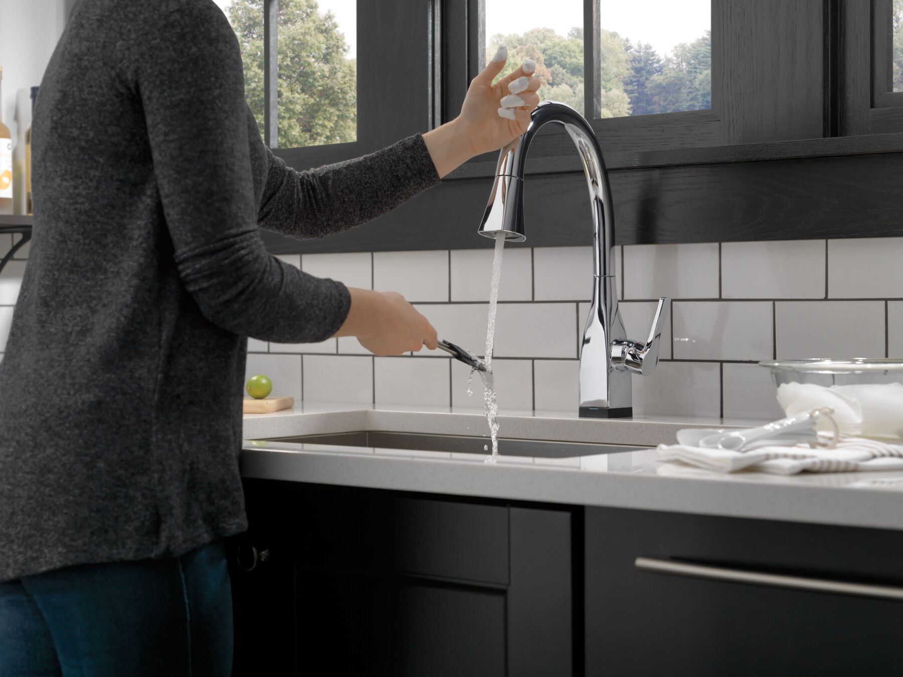 Single Handle Pull-Down Kitchen Faucet with Touch2O&reg; and ShieldSpray&reg; Technologies