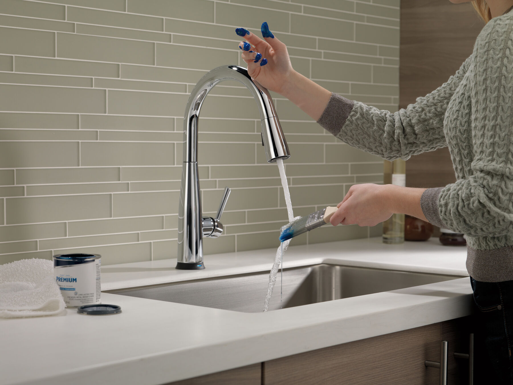 Single Handle Pull-Down Kitchen Faucet with Touch2O&reg; Technology