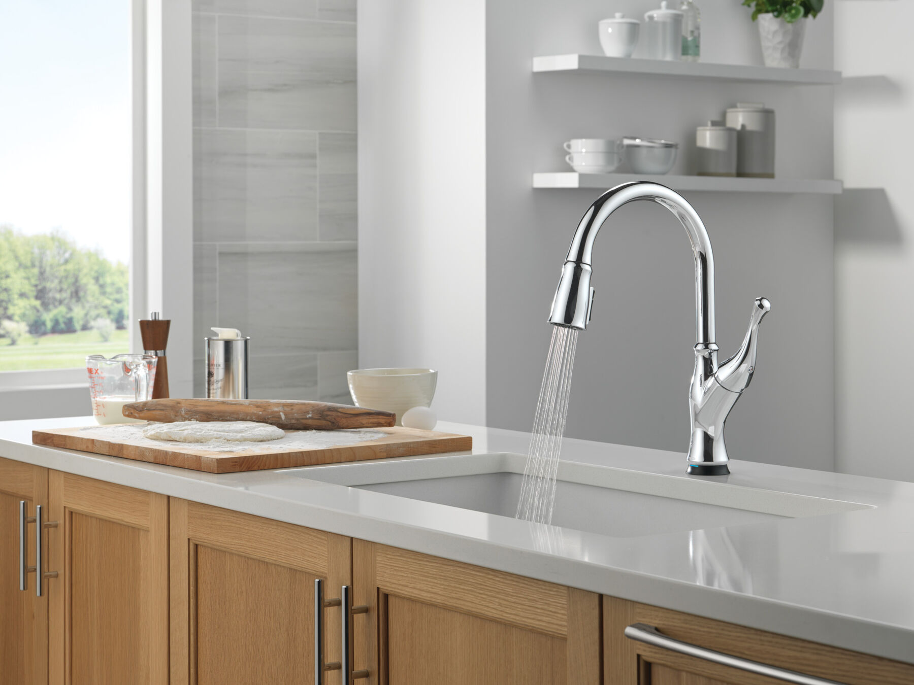 Touch<sub>2</sub>O&reg; Technology Kitchen Faucet with Touchless Technology