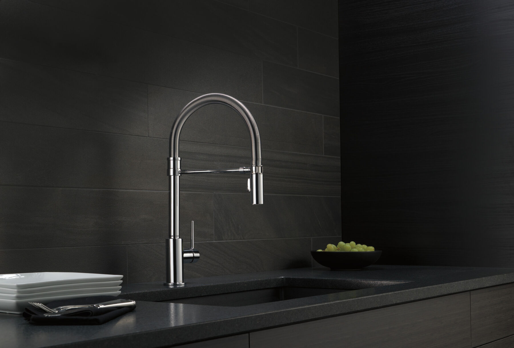 Single Handle Pull-Down Kitchen Faucet With Spring Spout