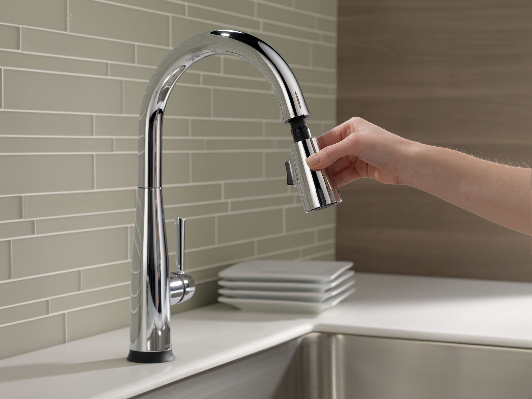 Single Handle Pull-Down Kitchen Faucet with Touch2O&reg; Technology